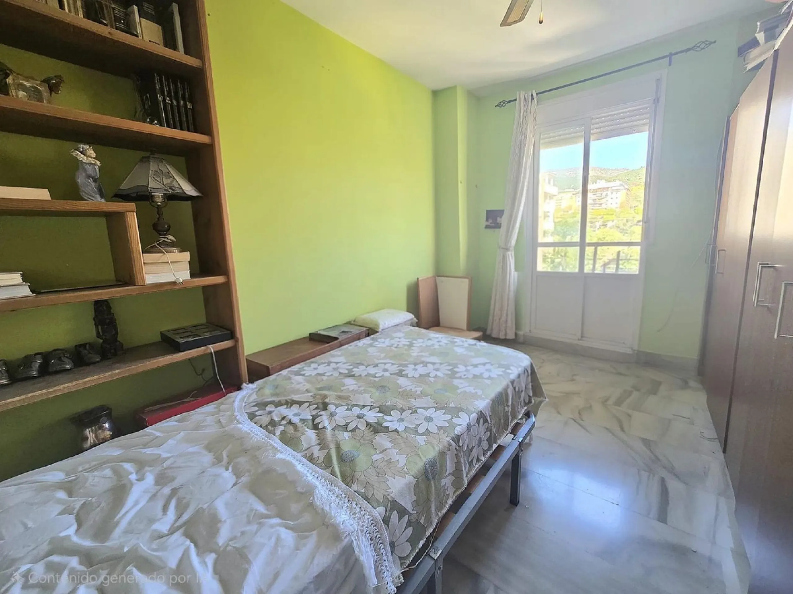 We are pleased to present this fantastic property located in La Leala, El Pinillo (Torremolinos), an excellent opportunity both as a permanent residence and as an investment.