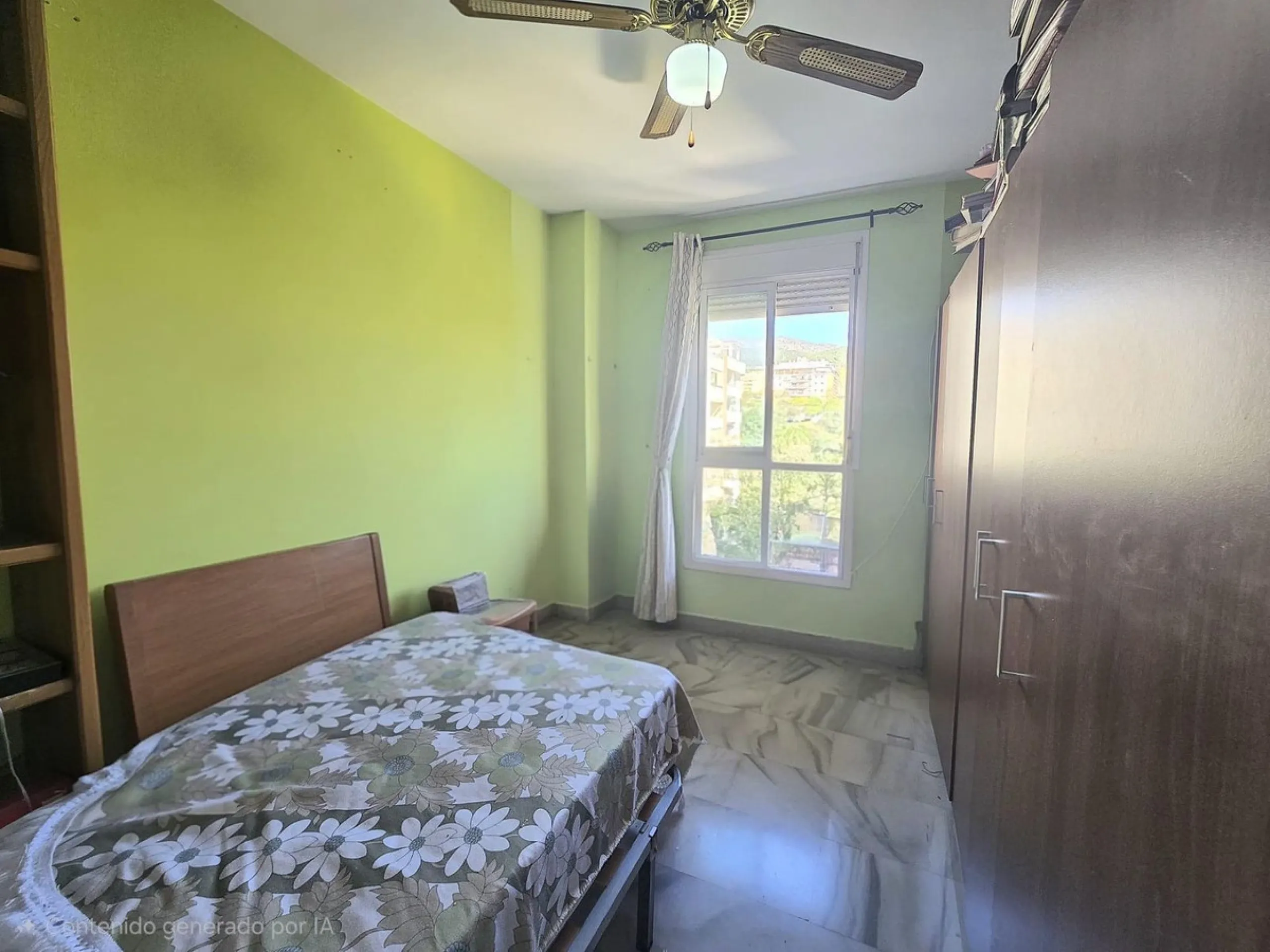 We are pleased to present this fantastic property located in La Leala, El Pinillo (Torremolinos), an excellent opportunity both as a permanent residence and as an investment.