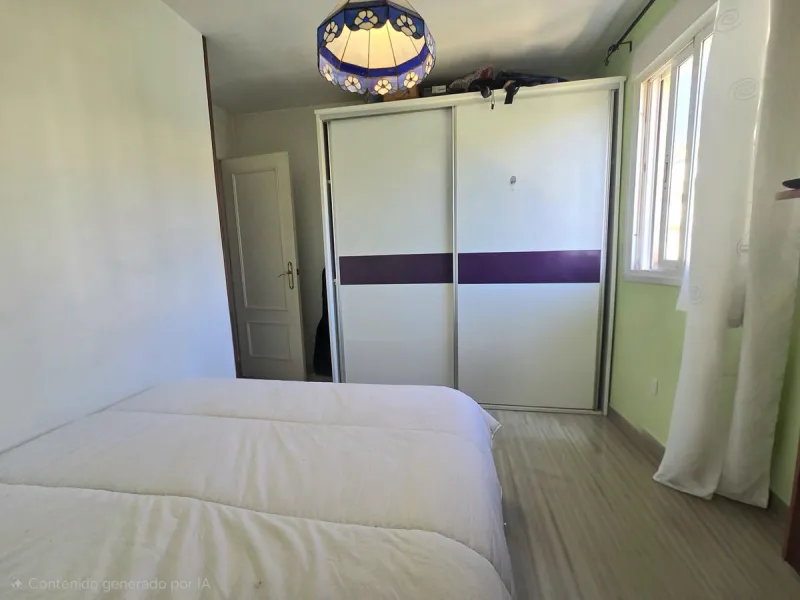 We are pleased to present this fantastic property located in La Leala, El Pinillo (Torremolinos), an excellent opportunity both as a permanent residence and as an investment.
