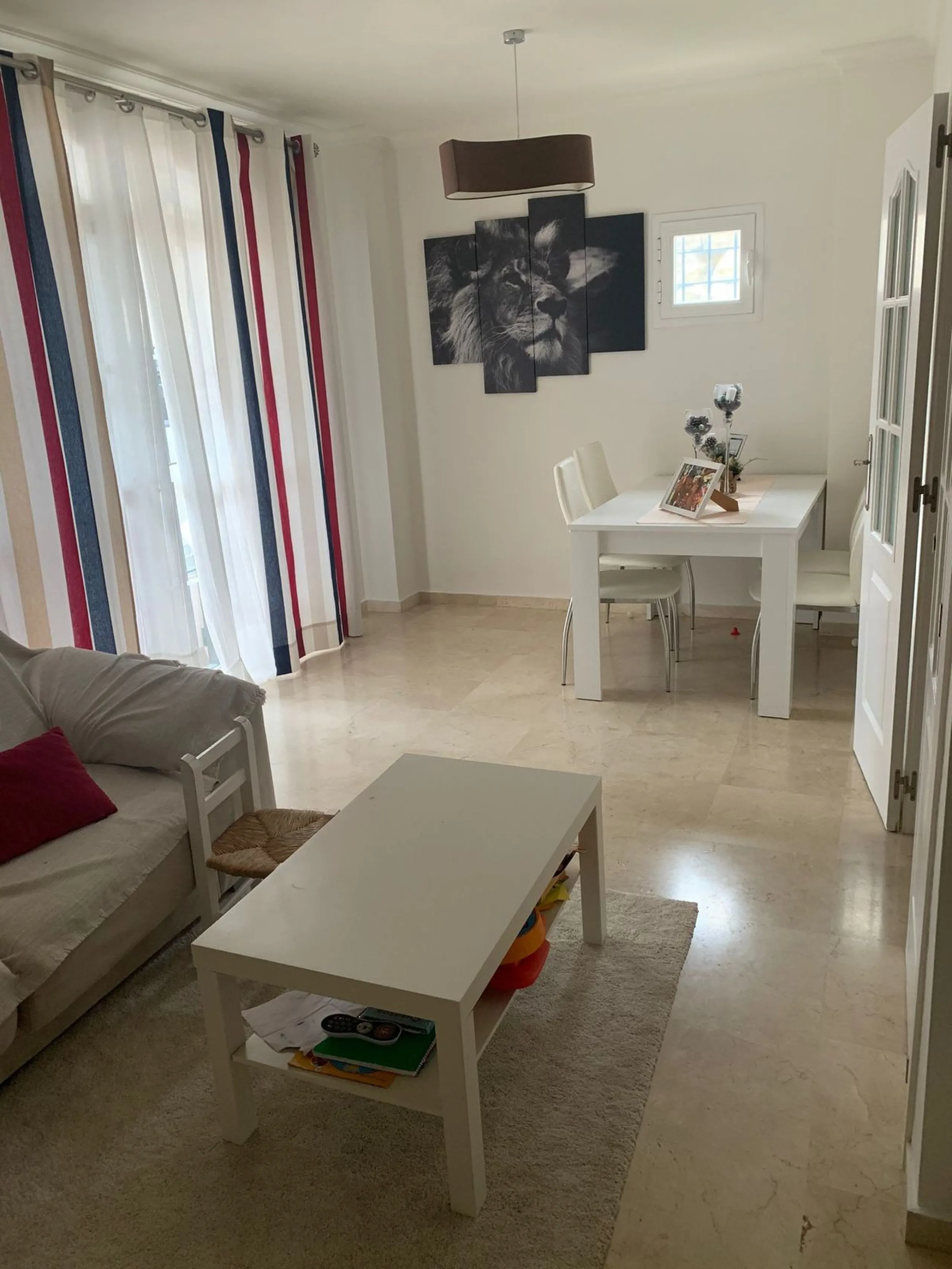 Magnificent townhouse in the La duquesa Golf urbanization, closed urbanization.