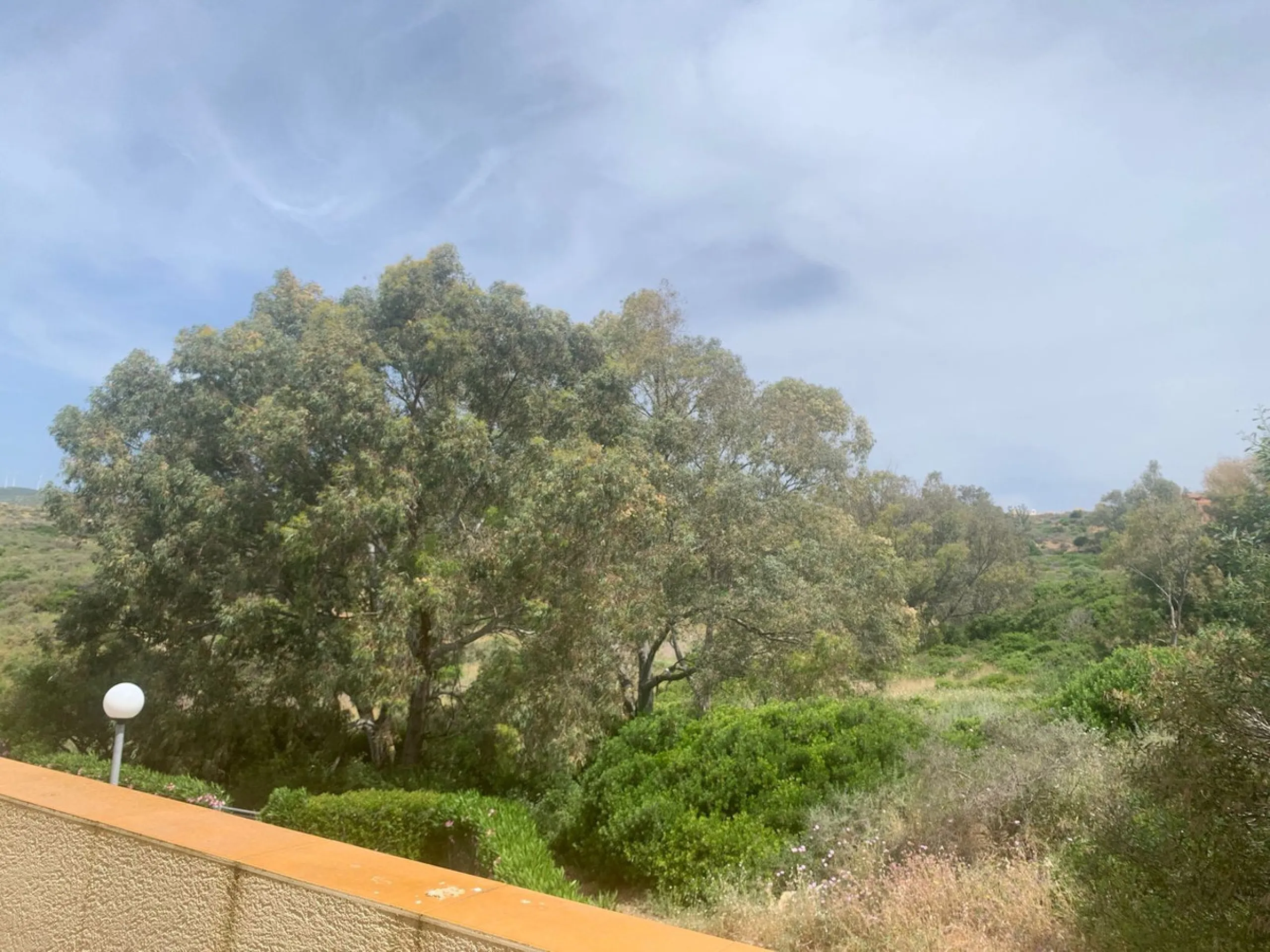 Magnificent townhouse in the La duquesa Golf urbanization, closed urbanization.