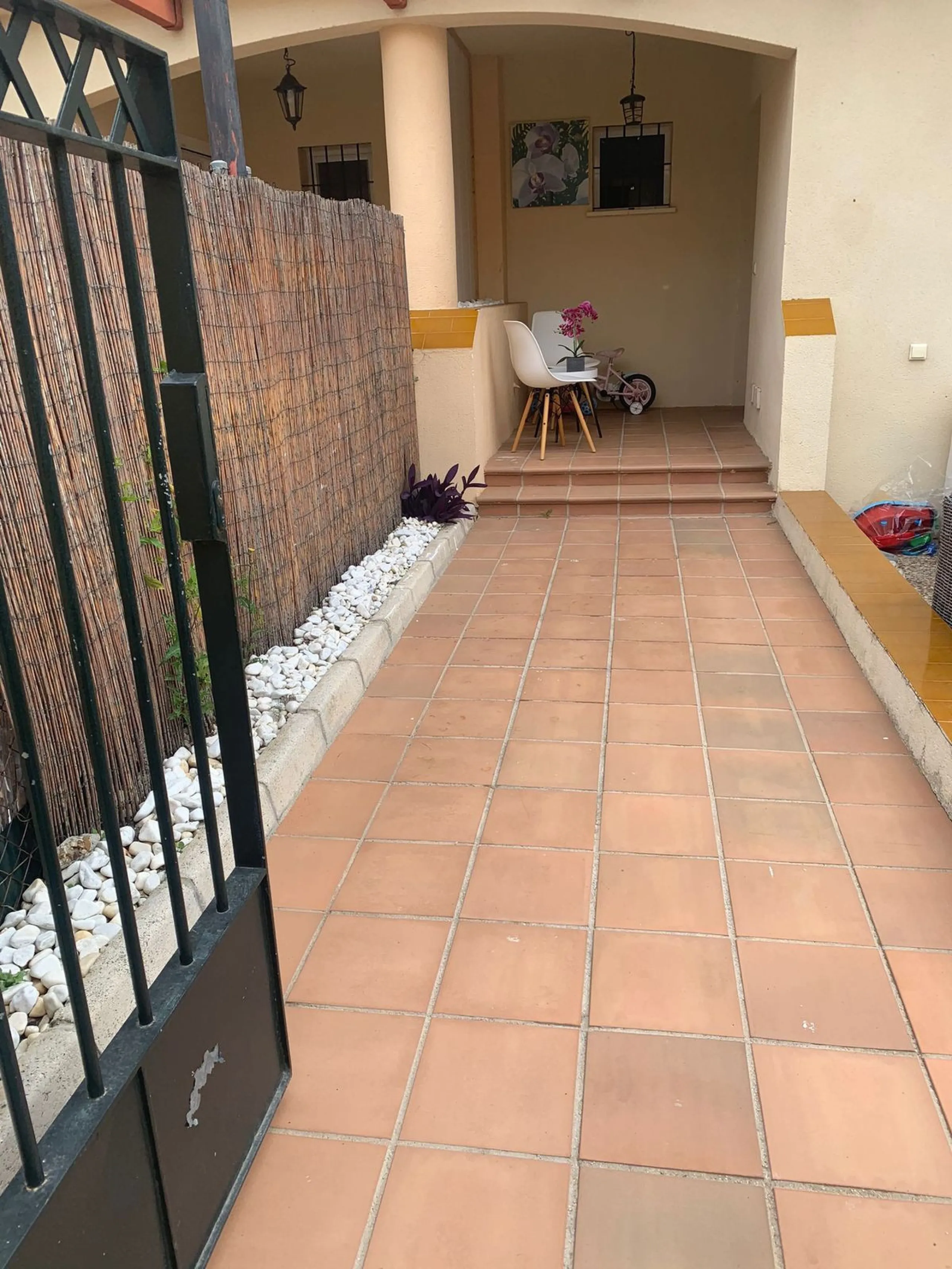 Magnificent townhouse in the La duquesa Golf urbanization, closed urbanization.