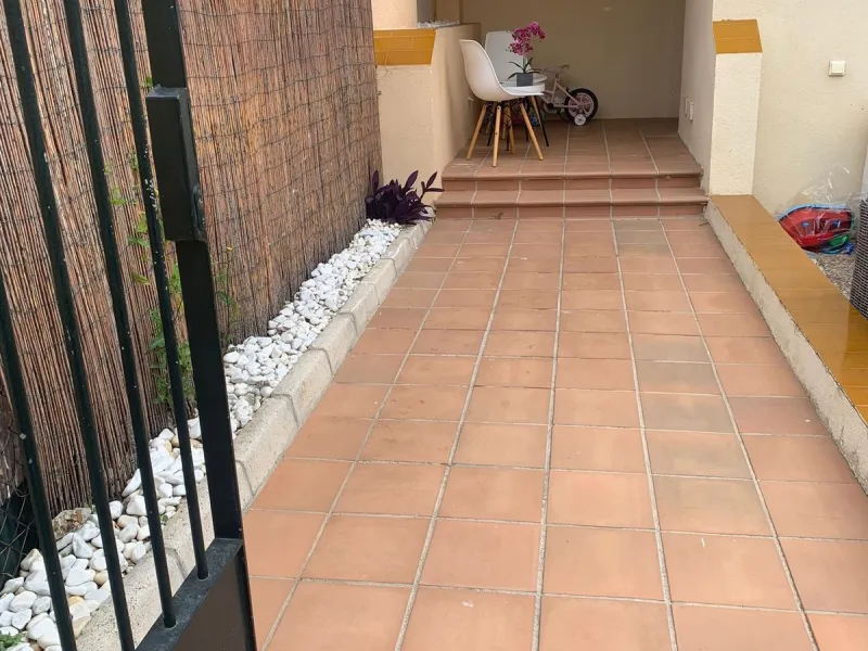 Magnificent townhouse in the La duquesa Golf urbanization, closed urbanization.