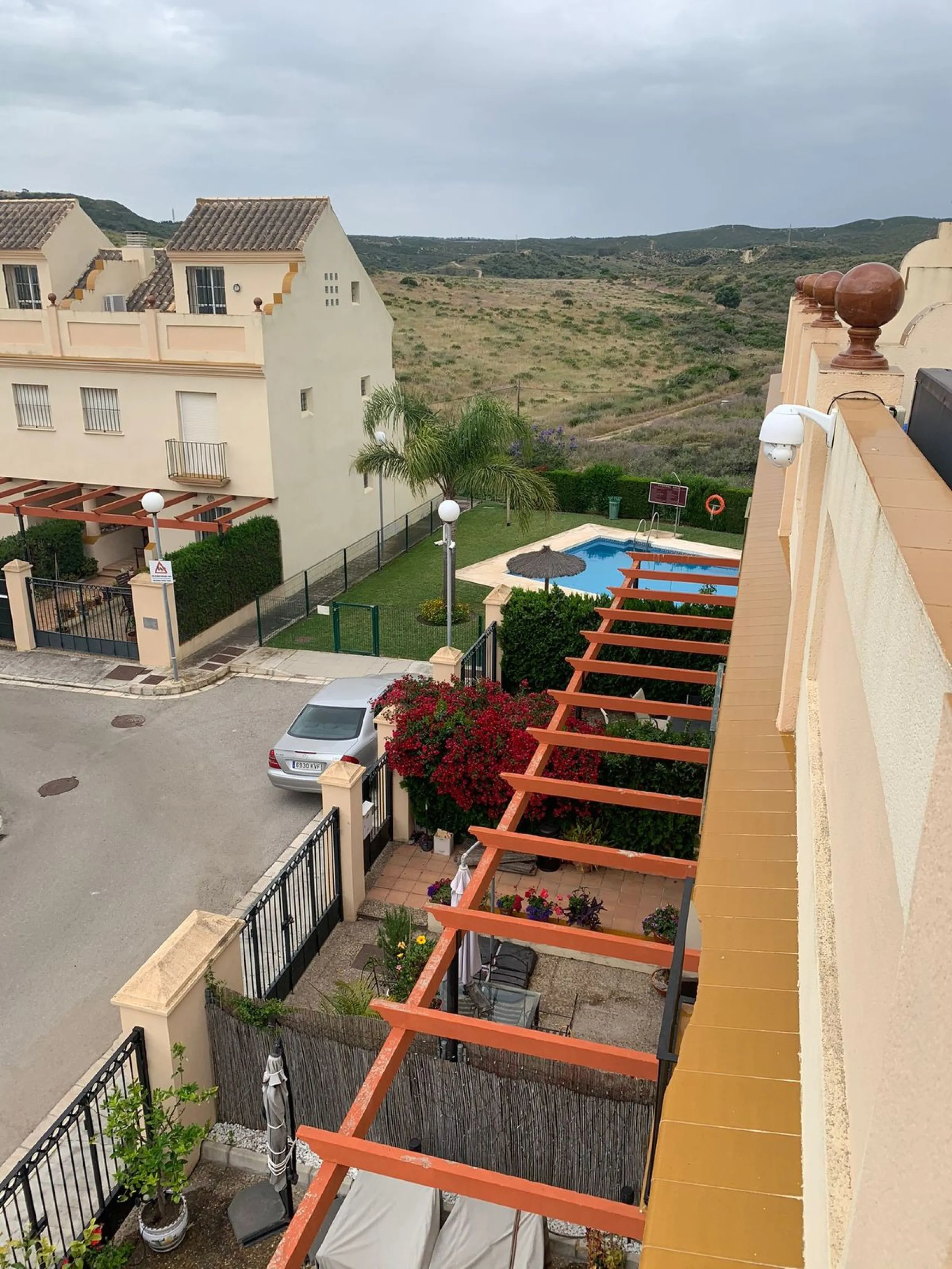 Magnificent townhouse in the La duquesa Golf urbanization, closed urbanization.