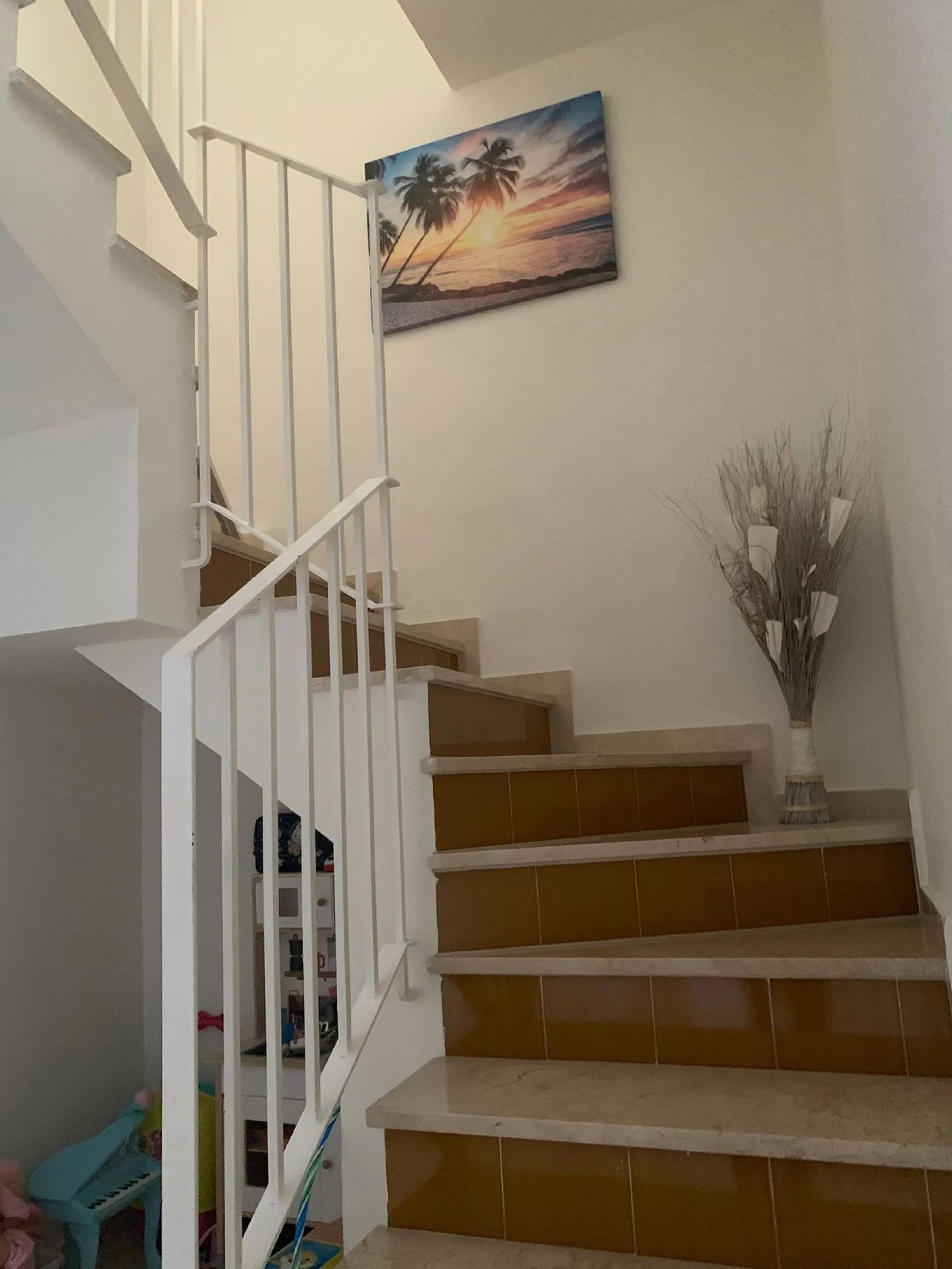 Magnificent townhouse in the La duquesa Golf urbanization, closed urbanization.