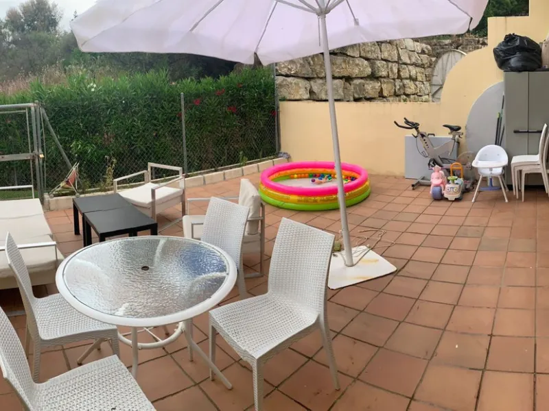 Magnificent townhouse in the La duquesa Golf urbanization, closed urbanization.