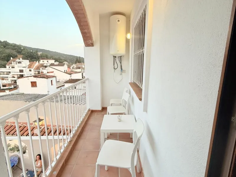 Contemporary Comfort in the Gastronomic Heart of Benahavís