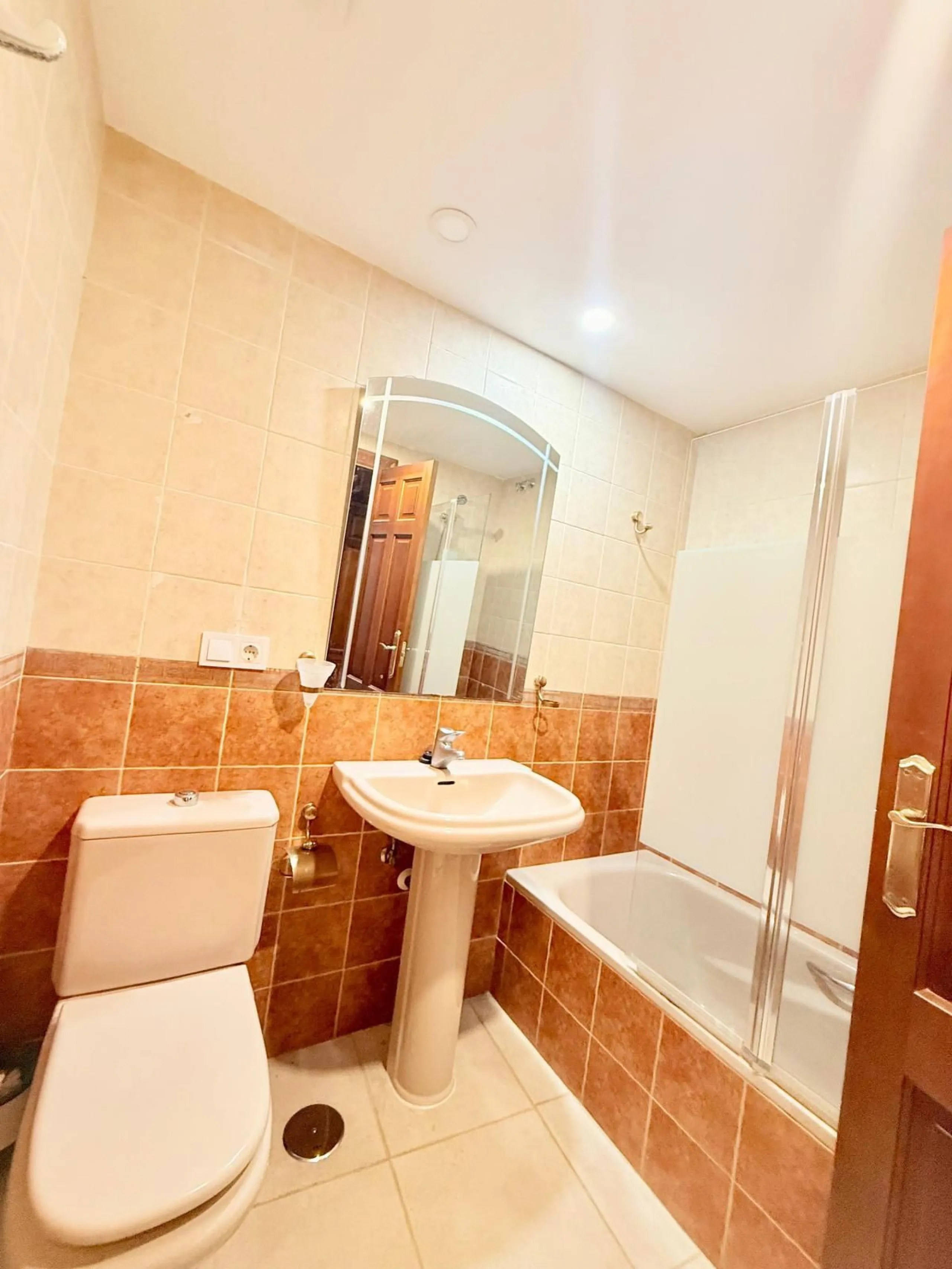 Contemporary Comfort in the Gastronomic Heart of Benahavís