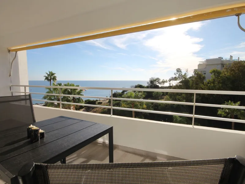 Beachfront Opportunity in Calahonda, Mijas Costa.