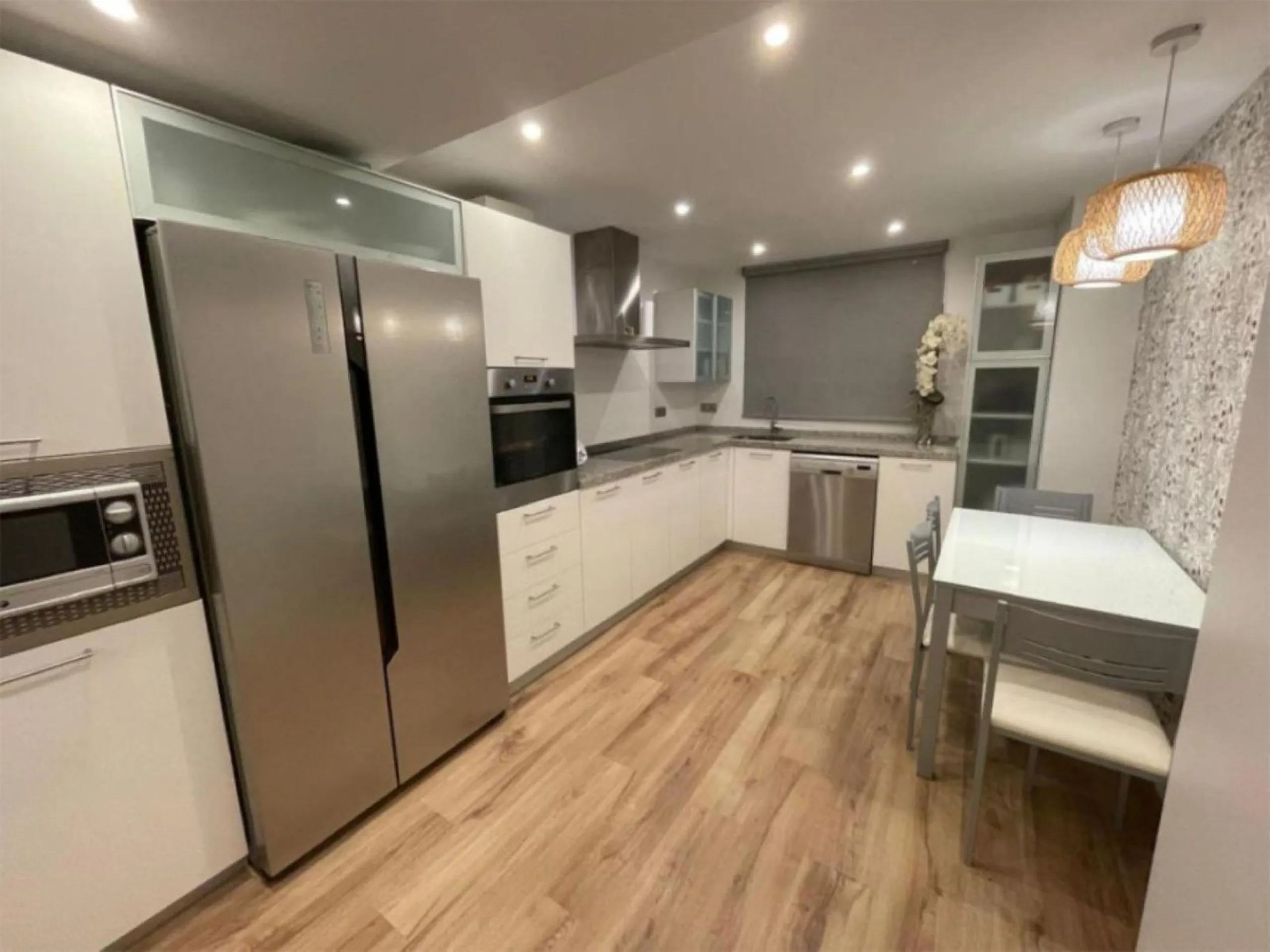 Magnificent semi-detached house located in a quiet and well-maintained residential area of ​​Marbella.