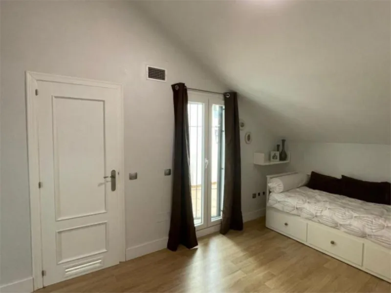 Magnificent semi-detached house located in a quiet and well-maintained residential area of ​​Marbella.
