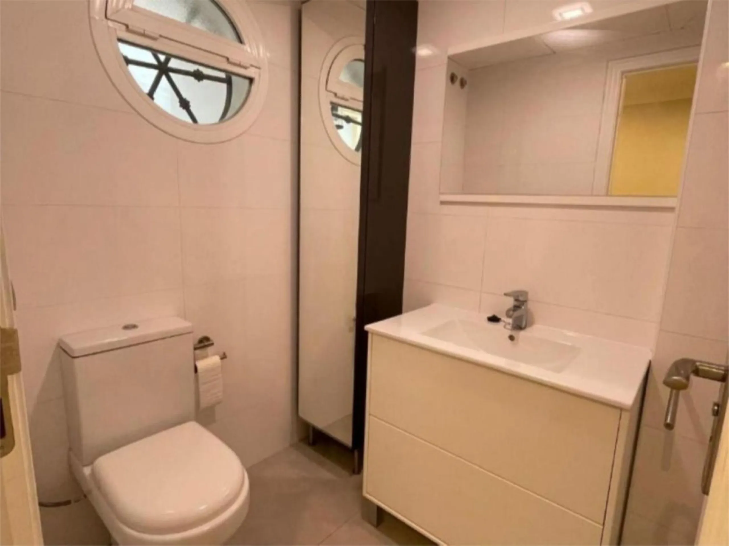 Magnificent semi-detached house located in a quiet and well-maintained residential area of ​​Marbella.