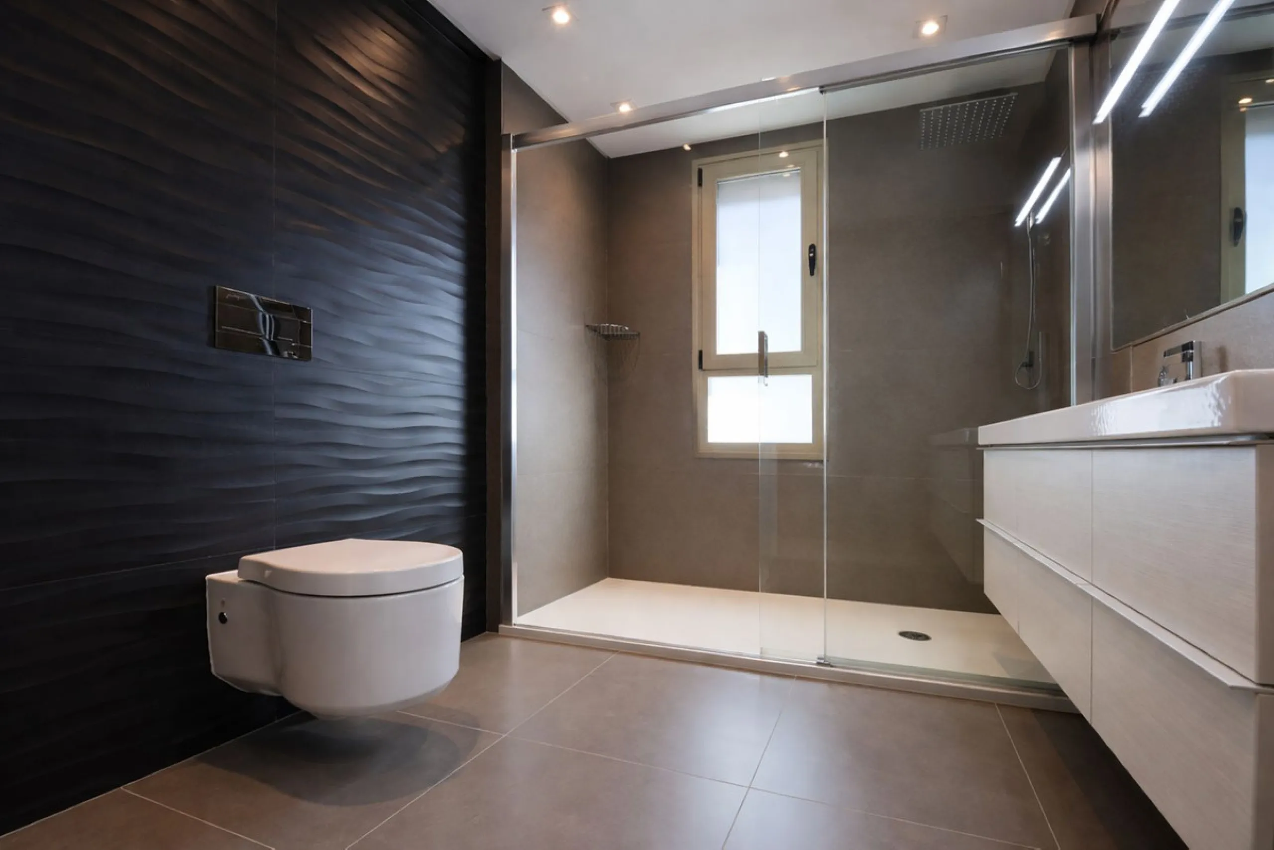 This elegant contemporary townhouse combines space, natural light and clean architectural lines, offering seamless indoor-outdoor living in a peaceful, high-quality setting. Finished with marble flooring throughout and a private elevator connecting all fl