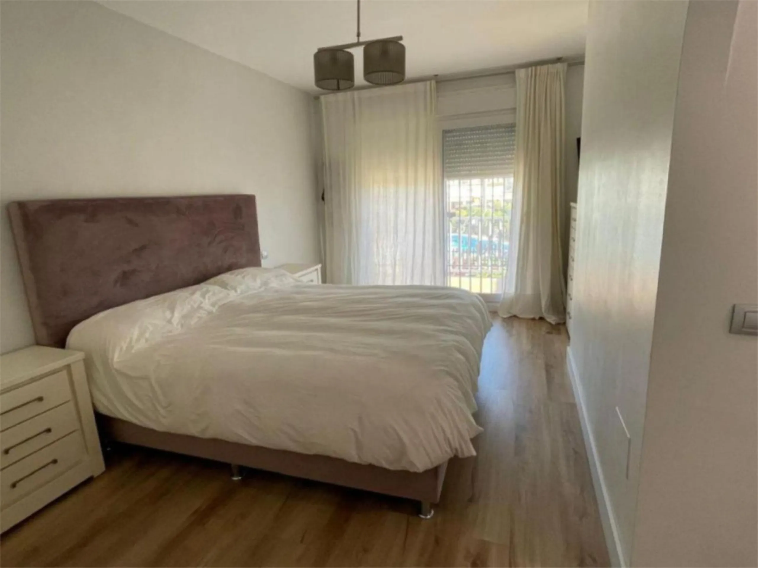 Magnificent semi-detached house located in a quiet and well-maintained residential area of ​​Marbella.