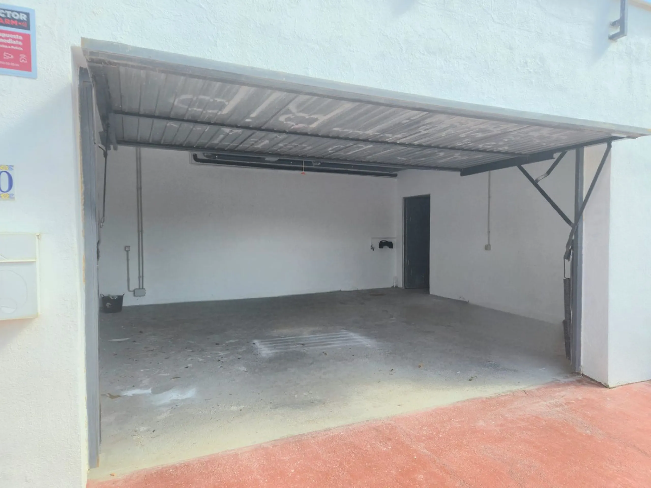 For sale this spacious independent villa in Sierra Gorda, Coin with great views.