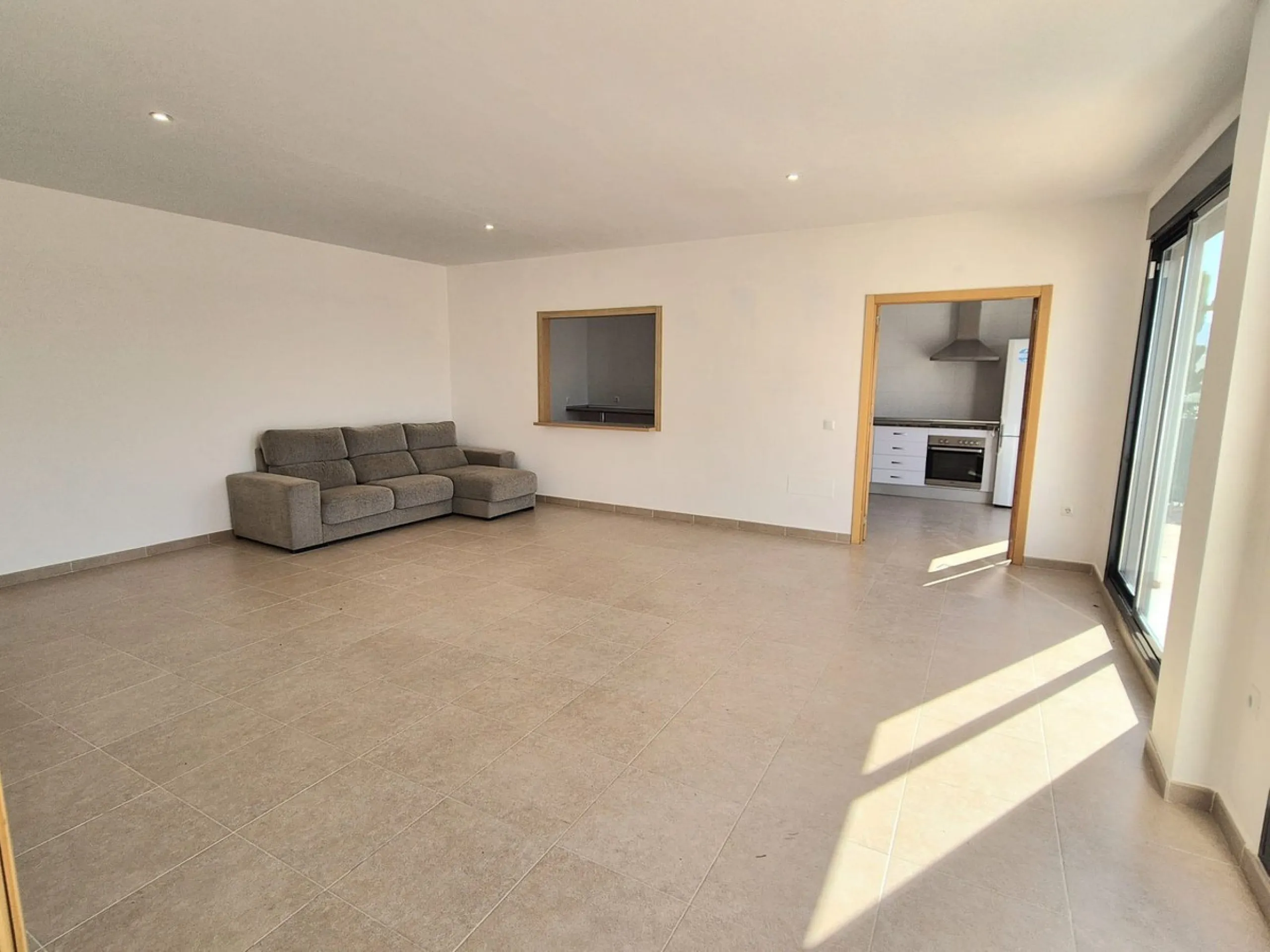 For sale this spacious independent villa in Sierra Gorda, Coin with great views.