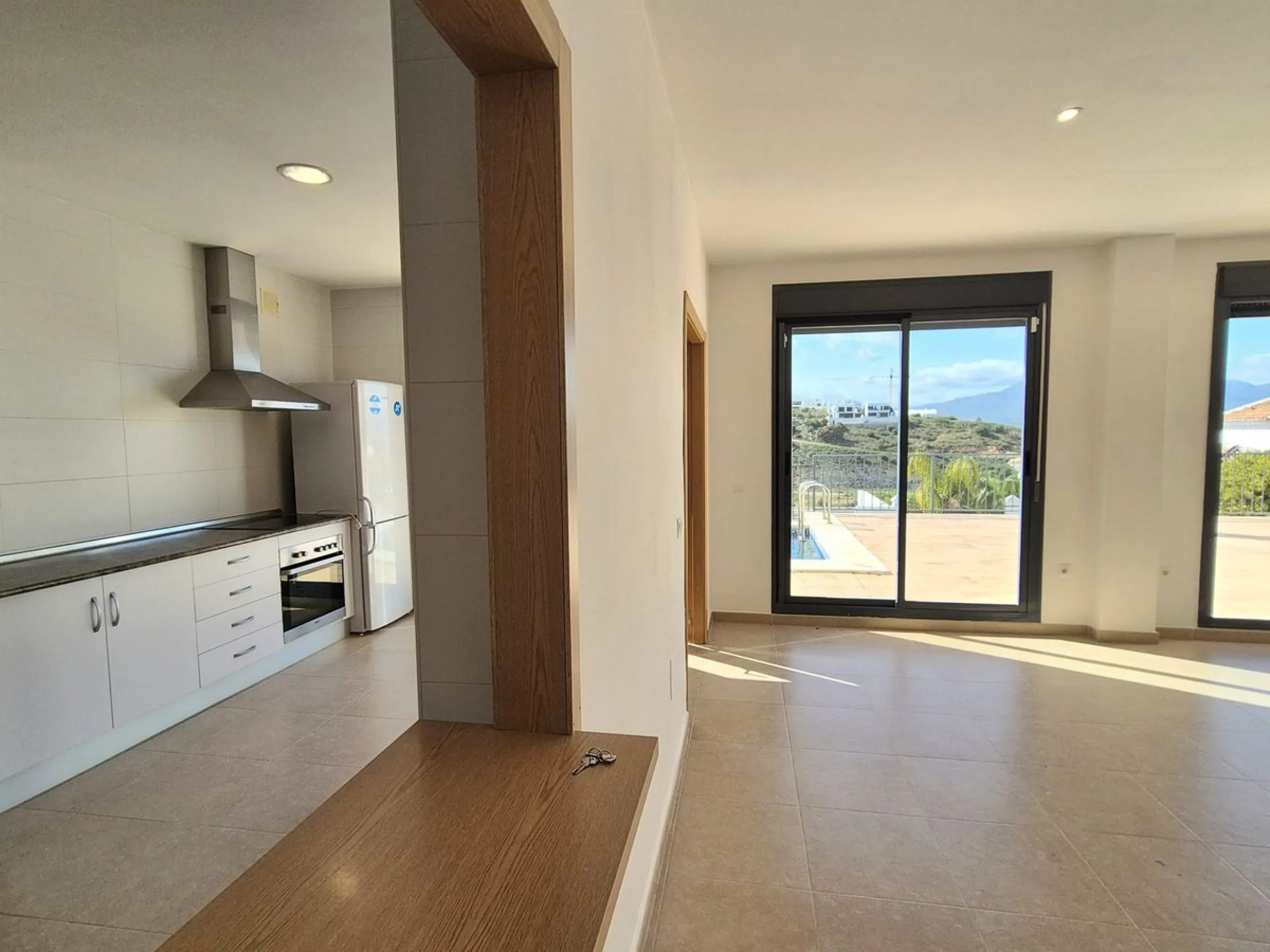 For sale this spacious independent villa in Sierra Gorda, Coin with great views.