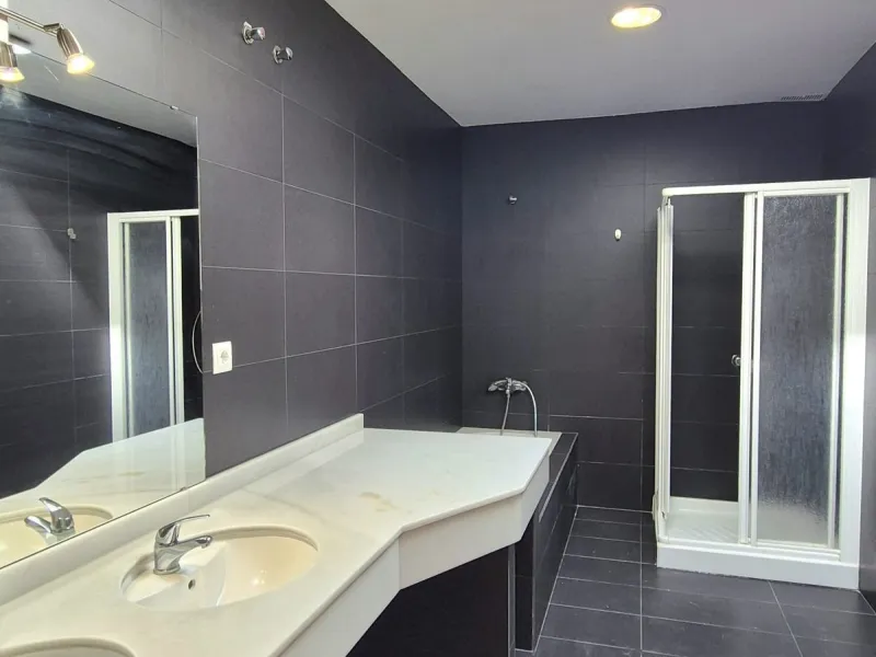 For sale this spacious independent villa in Sierra Gorda, Coin with great views.