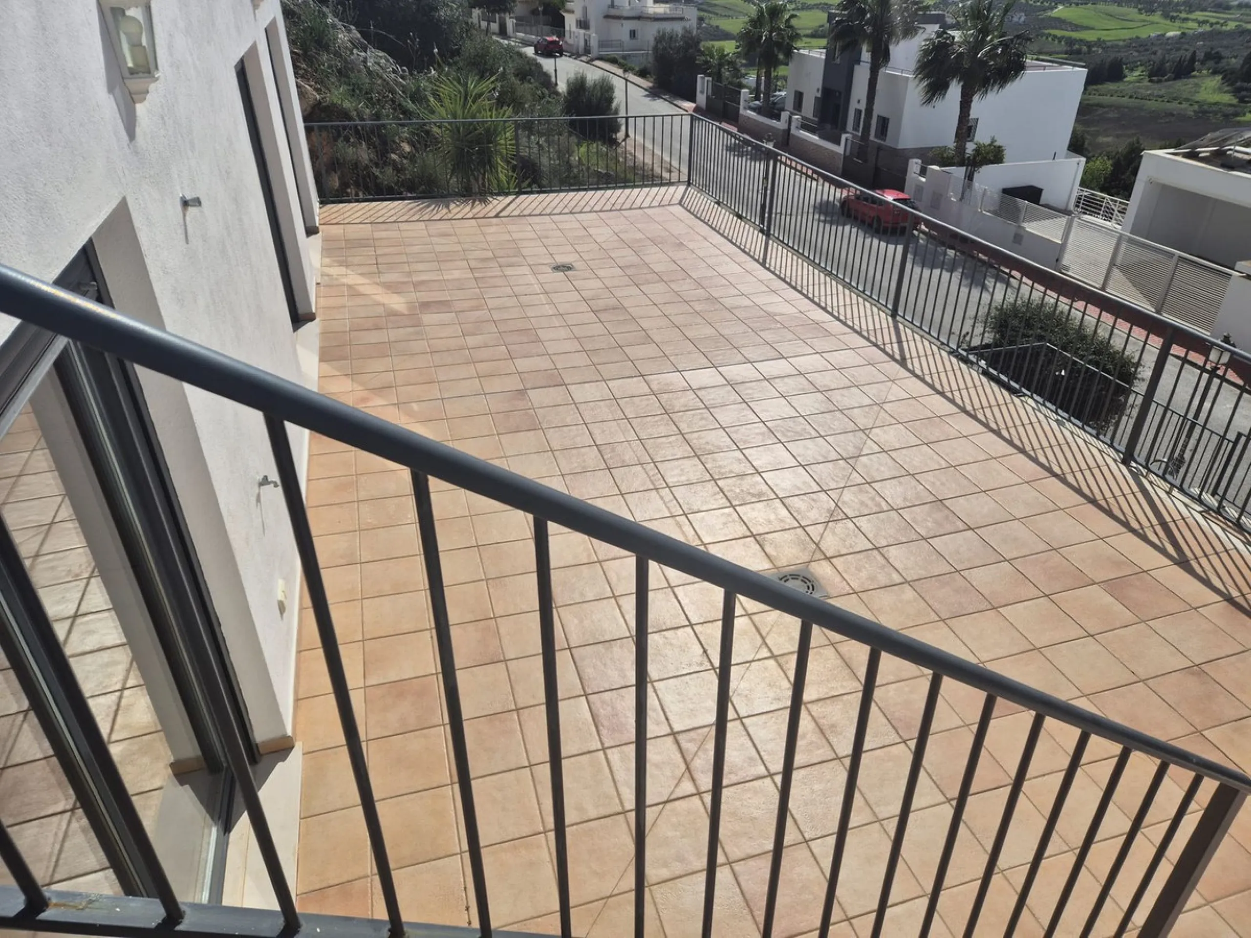 For sale this spacious independent villa in Sierra Gorda, Coin with great views.