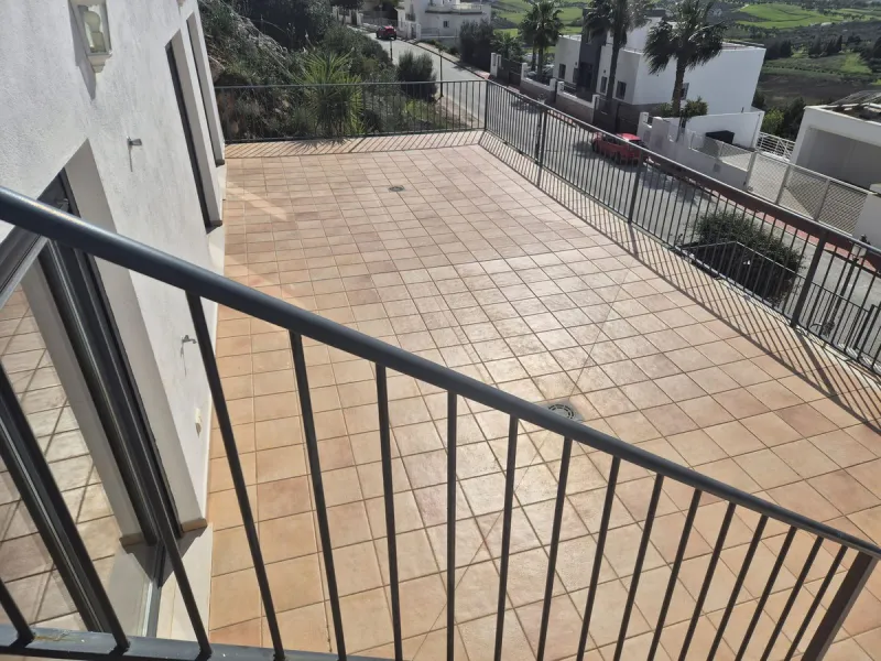 For sale this spacious independent villa in Sierra Gorda, Coin with great views.