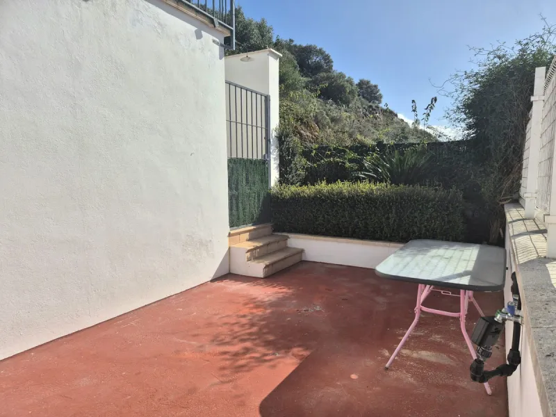 For sale this spacious independent villa in Sierra Gorda, Coin with great views.