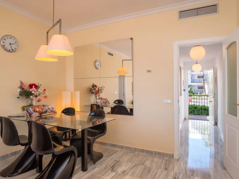 Exclusively for sale, this very nice middle floor apartment in Atalaya - Alhaurín Golf - Alhaurín el Grande - with midday sun to sunset over the surrounding mountains.