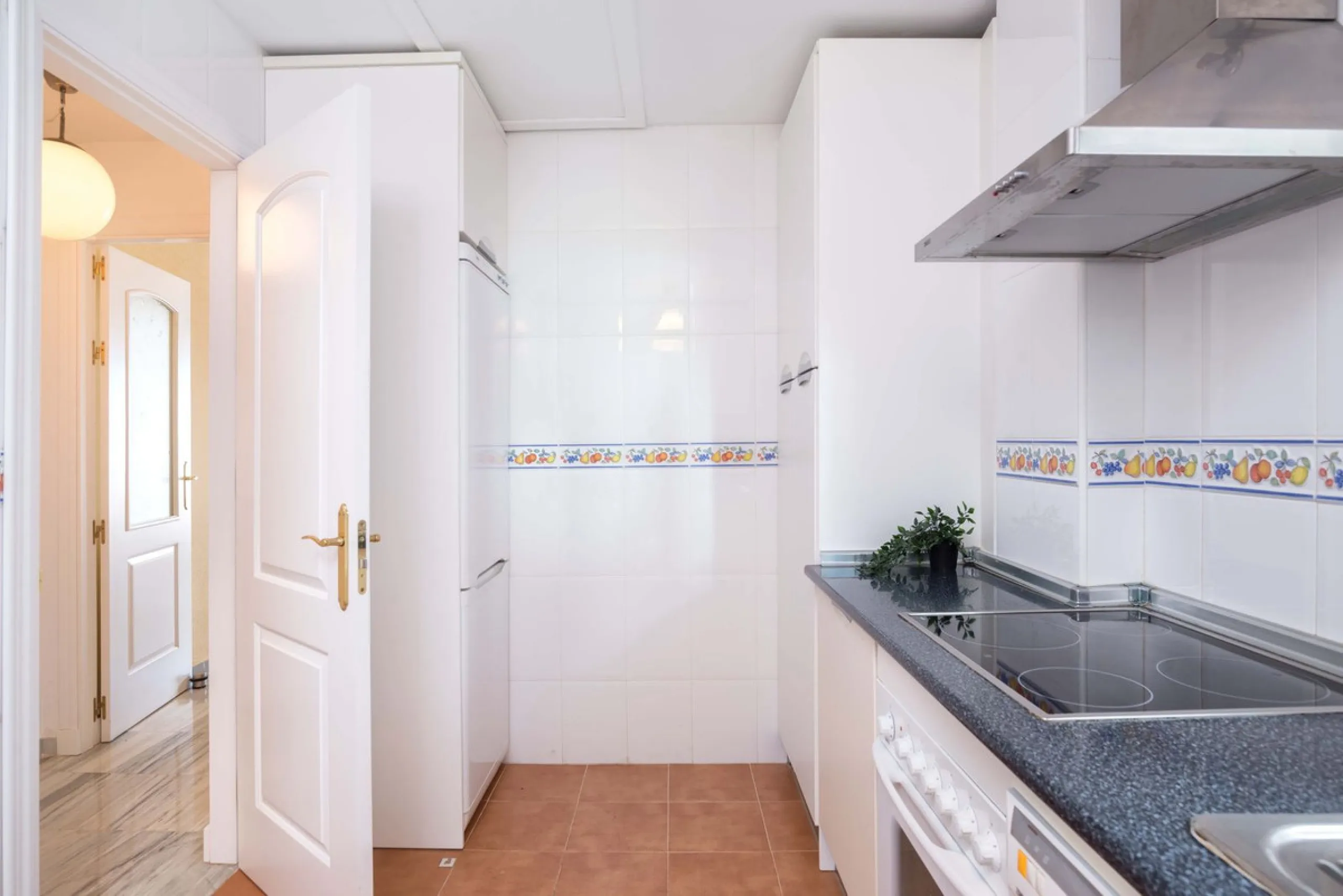Exclusively for sale, this very nice middle floor apartment in Atalaya - Alhaurín Golf - Alhaurín el Grande - with midday sun to sunset over the surrounding mountains.