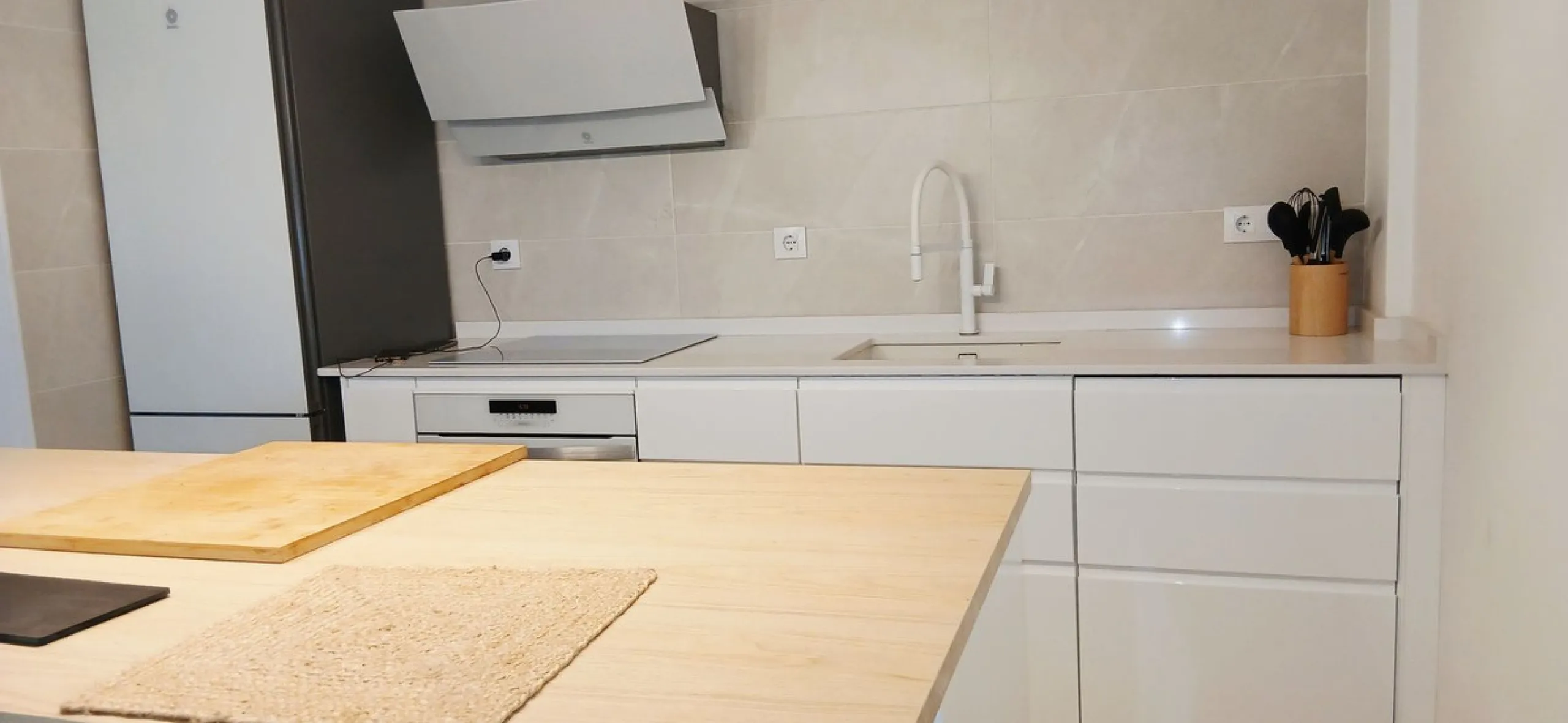 Apartment - Ground Floor Apartment в продаже в Alhaurín de la Torre, Málaga. В доме 2 спален и 2 ванных комнат. Площадь дома 112 м²