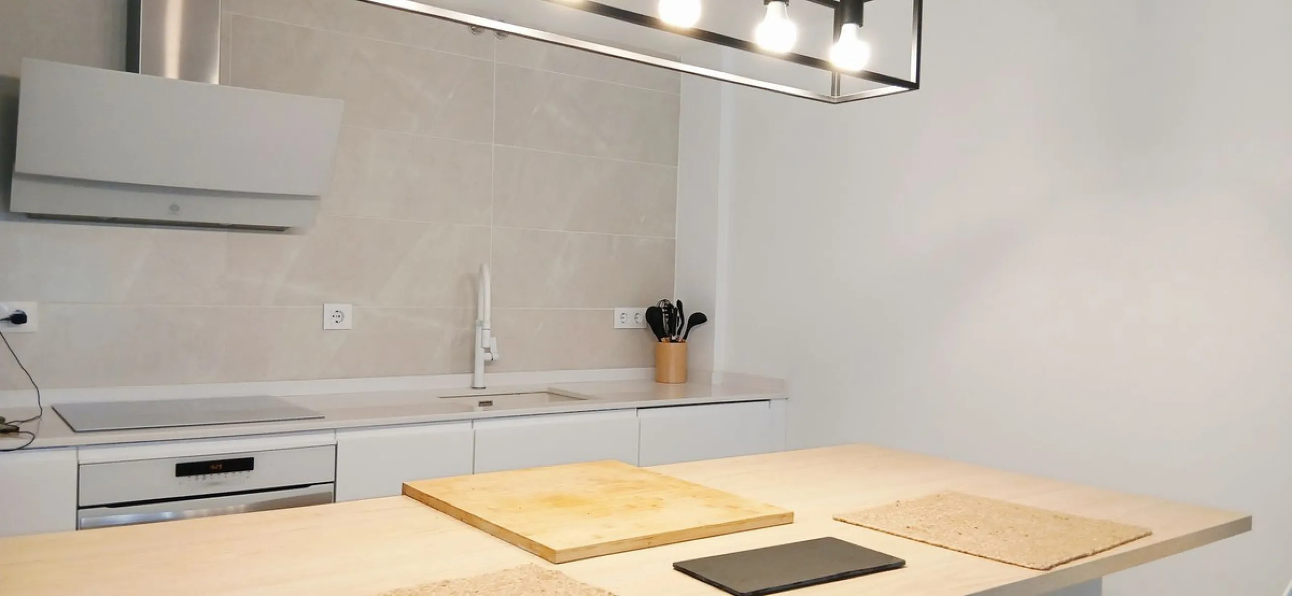 Apartment - Ground Floor Apartment в продаже в Alhaurín de la Torre, Málaga. В доме 2 спален и 2 ванных комнат. Площадь дома 112 м²