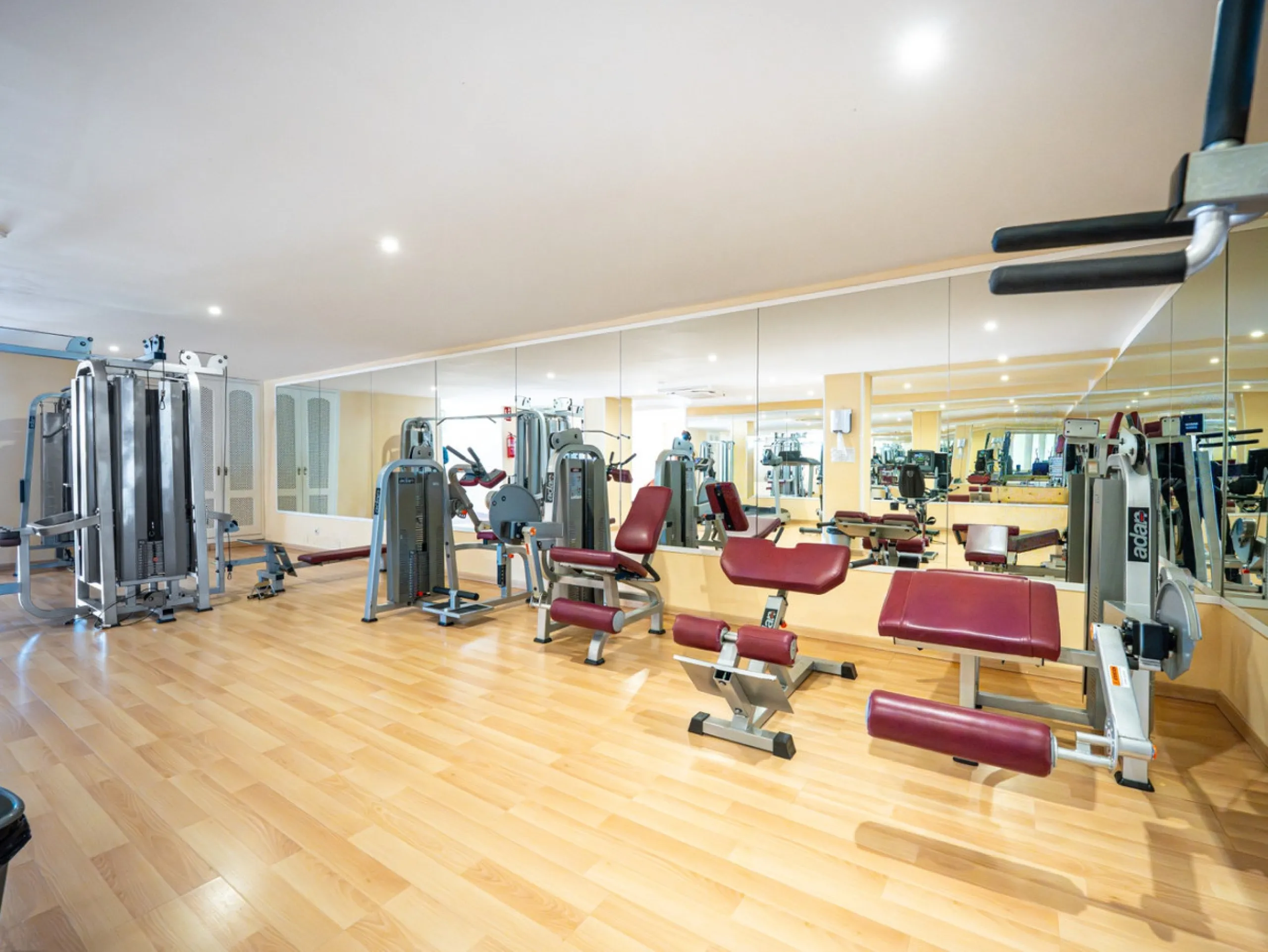 This penthouse is a 2 bedroom 2 bathroom duplex penthouse just 1 km from the beach. The home features open plan living spaces with bright interiors and large terrace windows. The kitchen overlooks the lounge and dining area through an elegant archway. The