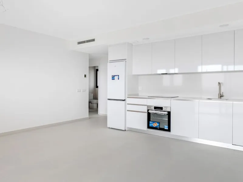 Large terrace, open views and plenty of natural light. This 3-bedroom apartment in Nexus Residences, Benalmádena is designed for comfortable living on the Costa del Sol.