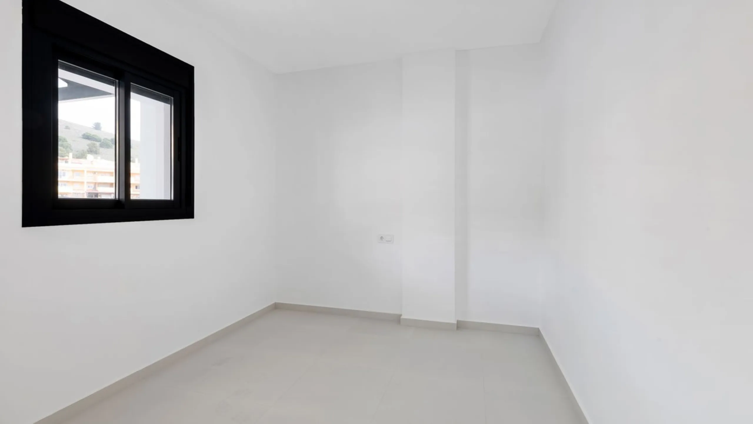 Large terrace, open views and plenty of natural light. This 3-bedroom apartment in Nexus Residences, Benalmádena is designed for comfortable living on the Costa del Sol.