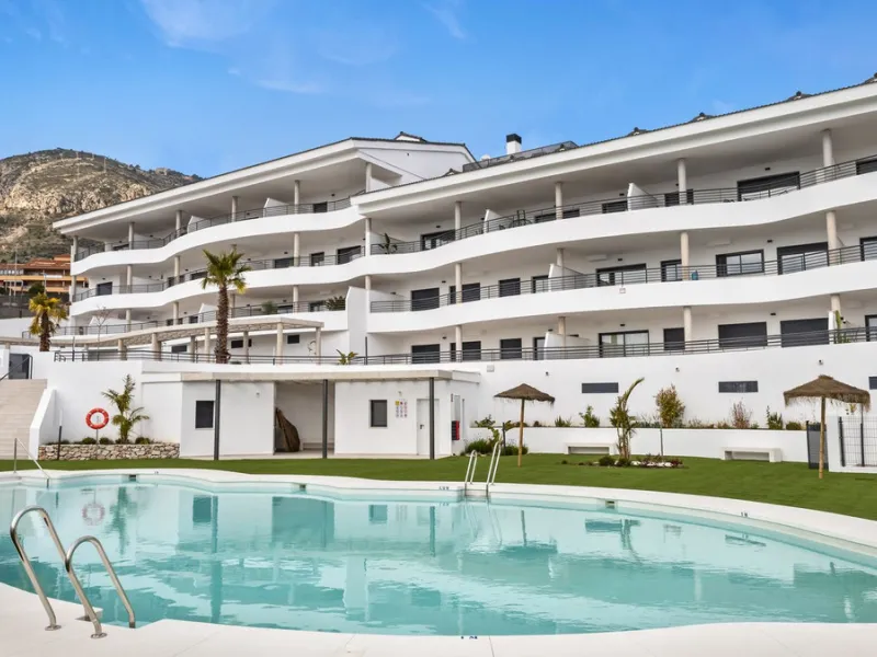 Large terrace, open views and plenty of natural light. This 3-bedroom apartment in Nexus Residences, Benalmádena is designed for comfortable living on the Costa del Sol.