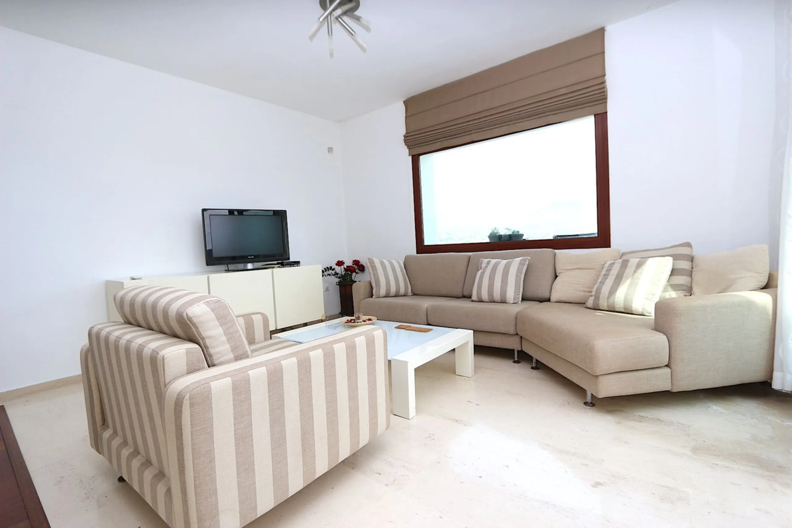 Views and Great Potential in a Prime Location!