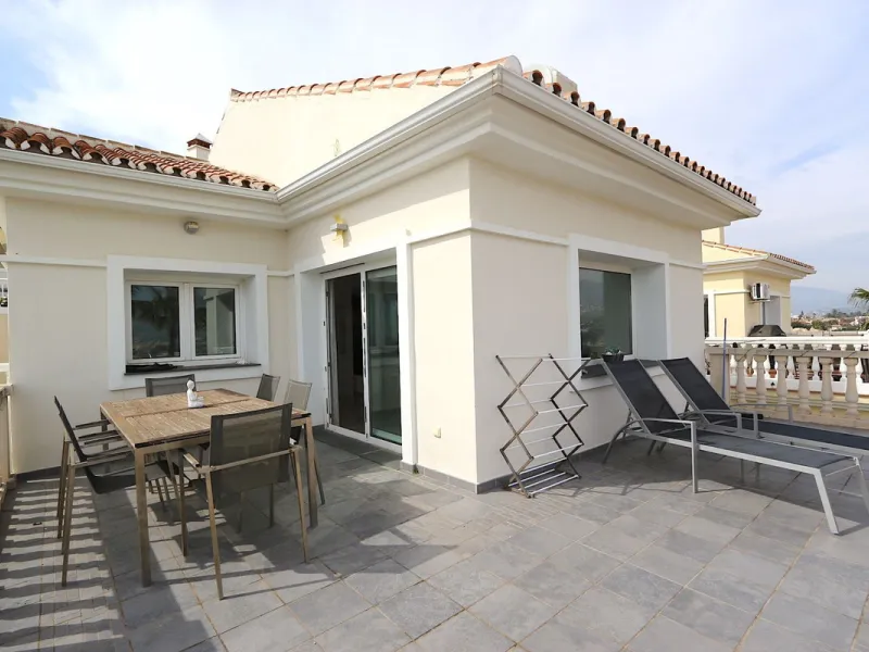 Views and Great Potential in a Prime Location!