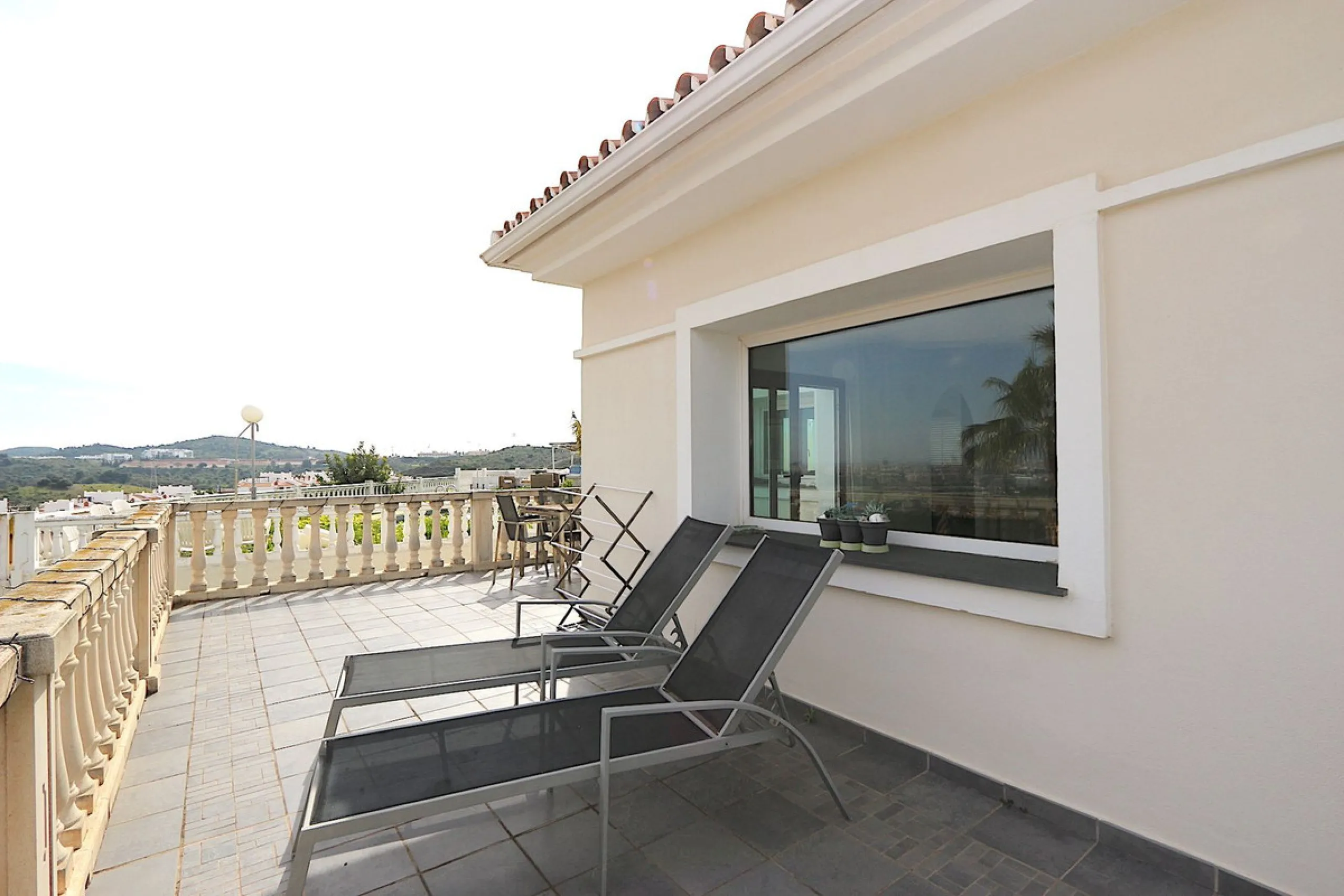 Views and Great Potential in a Prime Location!