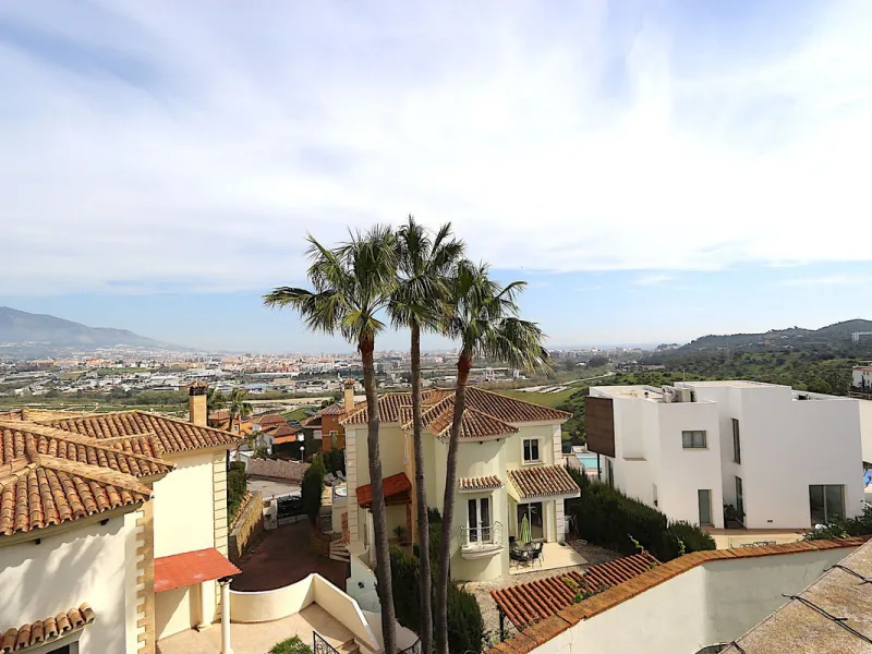 Views and Great Potential in a Prime Location!