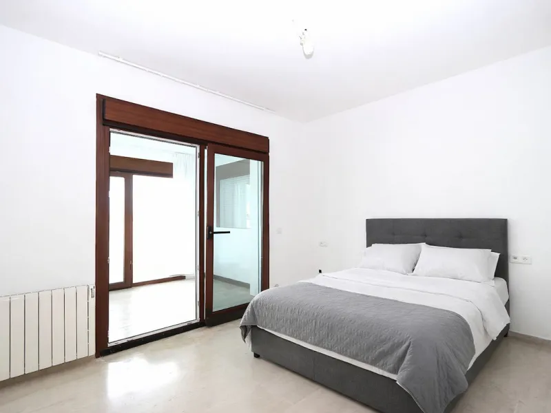 Views and Great Potential in a Prime Location!