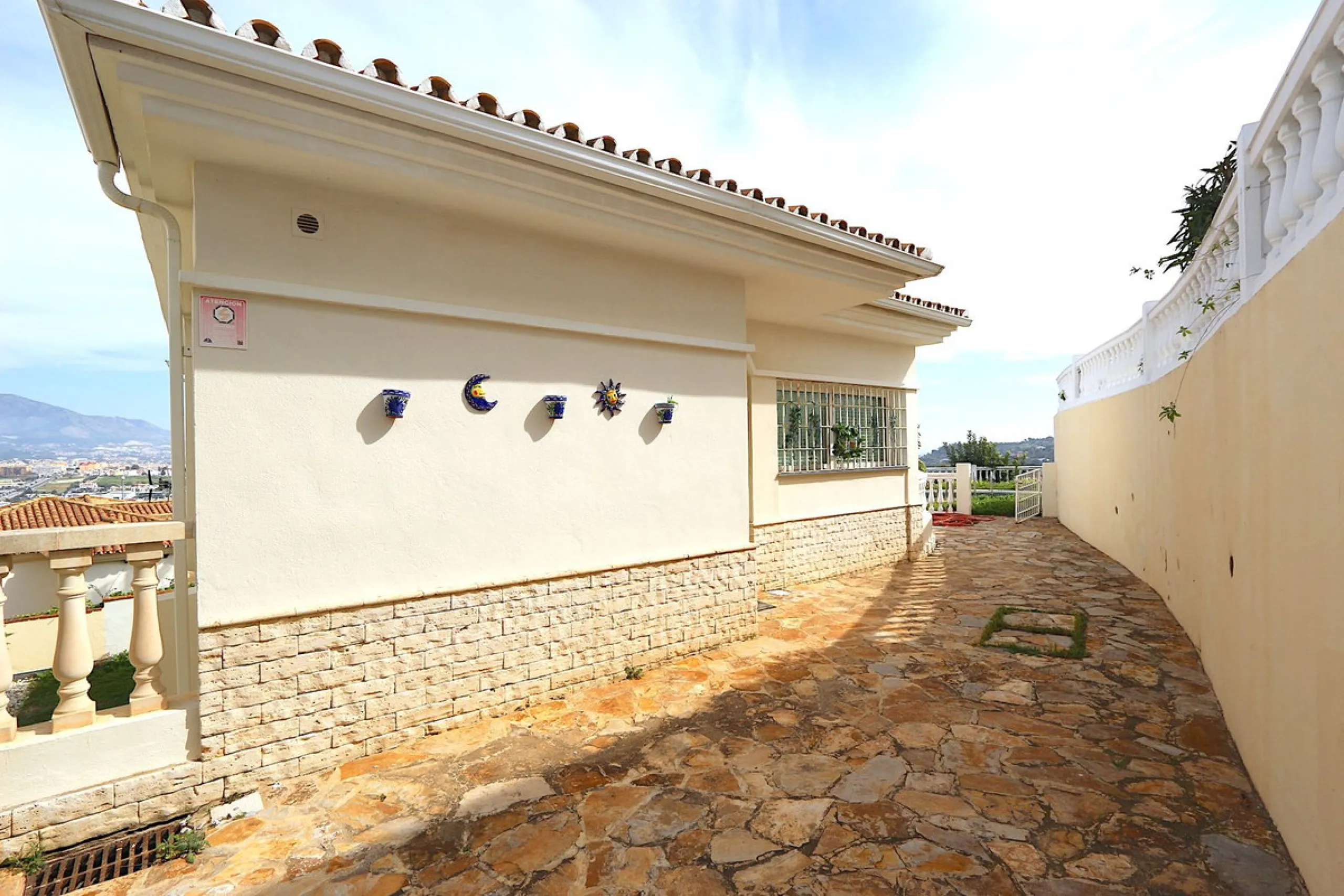 Views and Great Potential in a Prime Location!