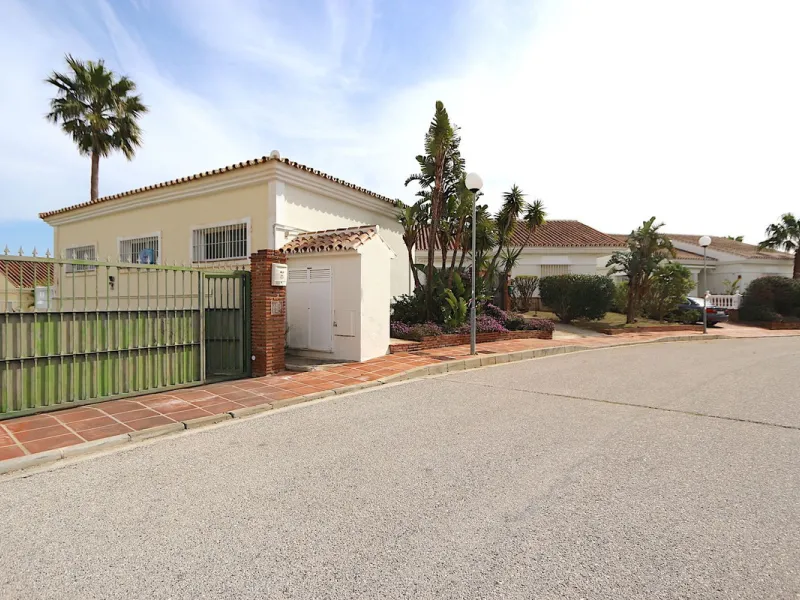 Views and Great Potential in a Prime Location!