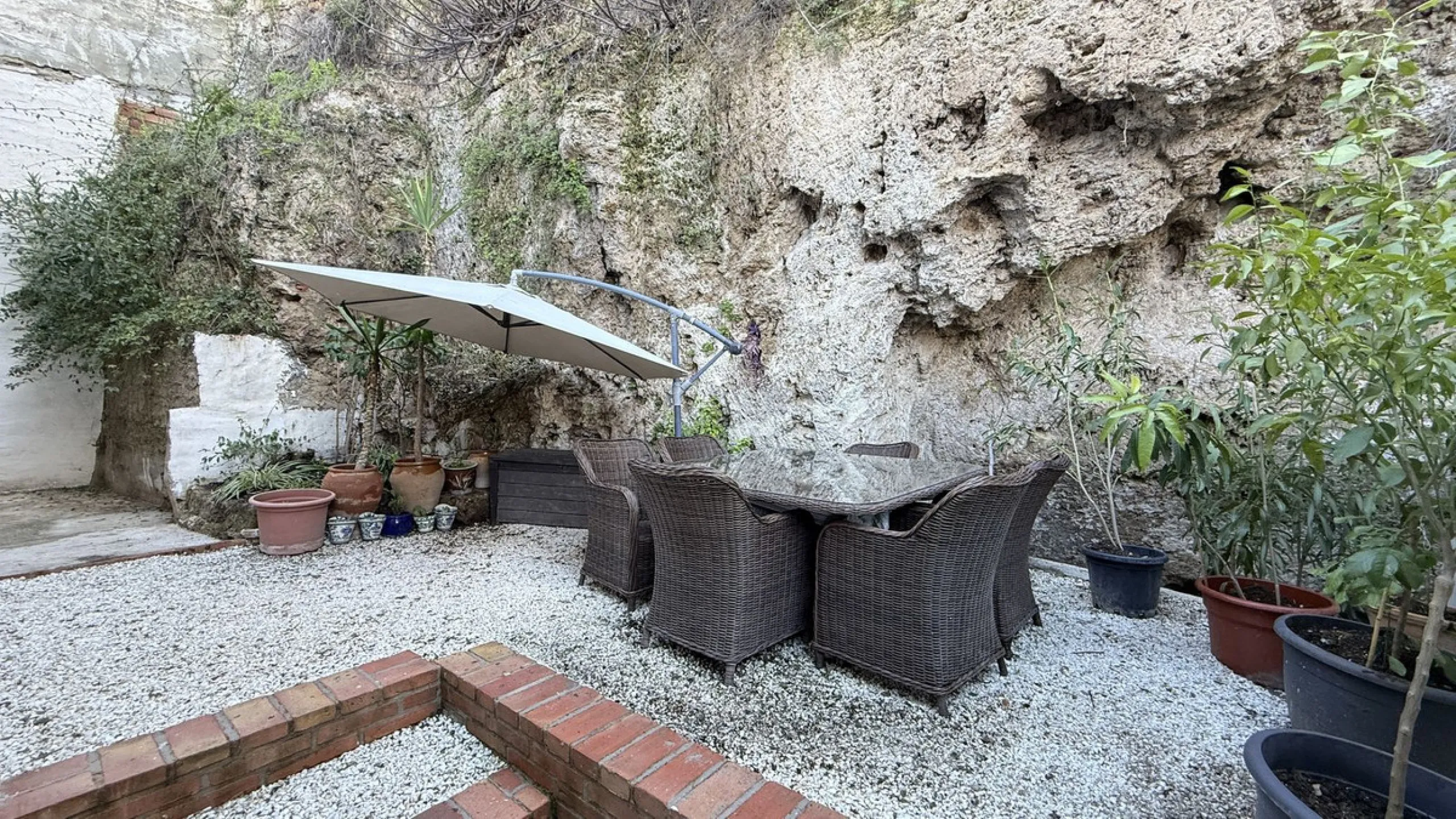 House - Townhouse в продаже в Alhaurín el Grande, Málaga. В доме 3 спален и 2 ванных комнат. Площадь дома 144 м². Площадь участка 132 м²