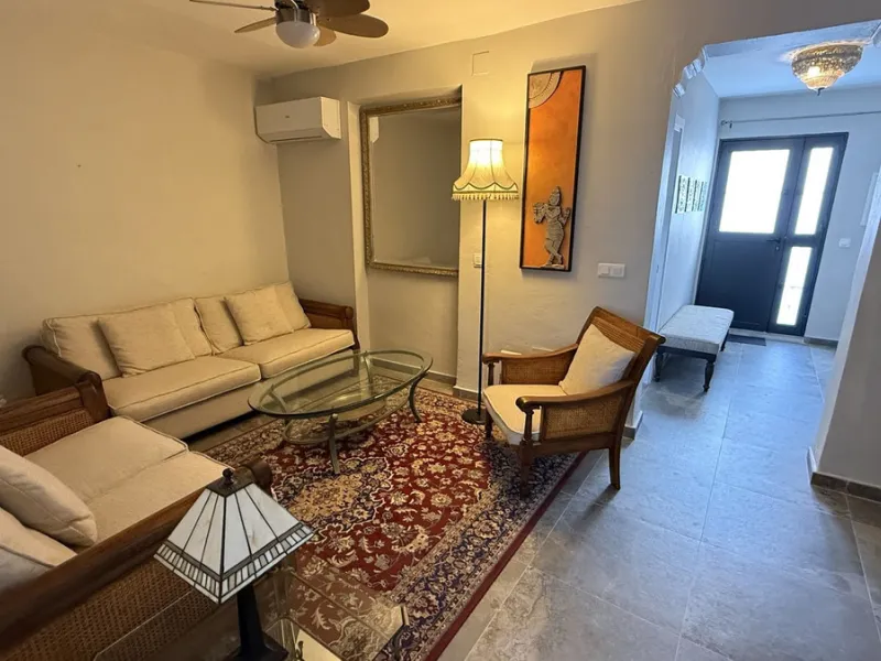 House - Townhouse в продаже в Alhaurín el Grande, Málaga. В доме 3 спален и 2 ванных комнат. Площадь дома 144 м². Площадь участка 132 м²