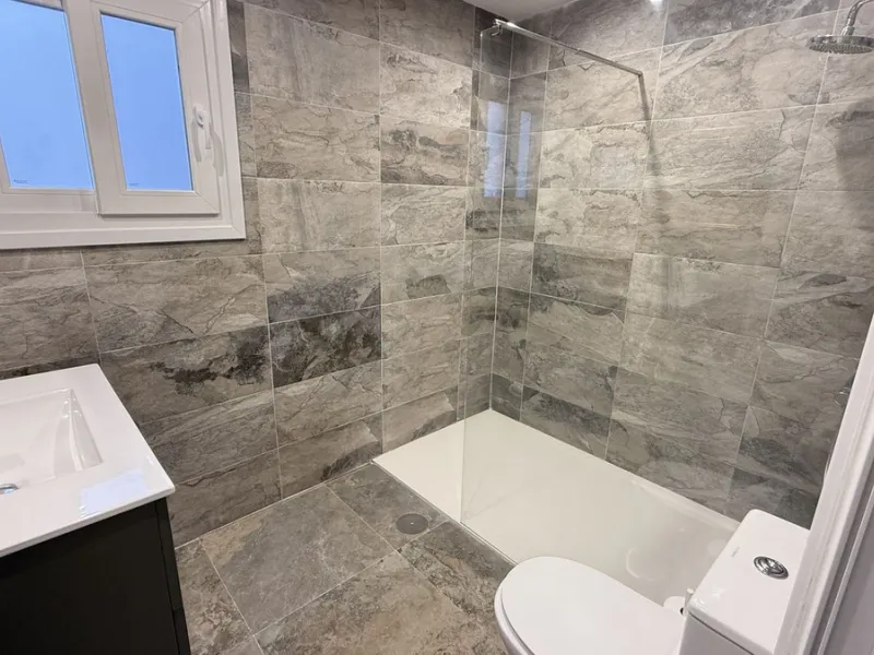 House - Townhouse в продаже в Alhaurín el Grande, Málaga. В доме 3 спален и 2 ванных комнат. Площадь дома 144 м². Площадь участка 132 м²