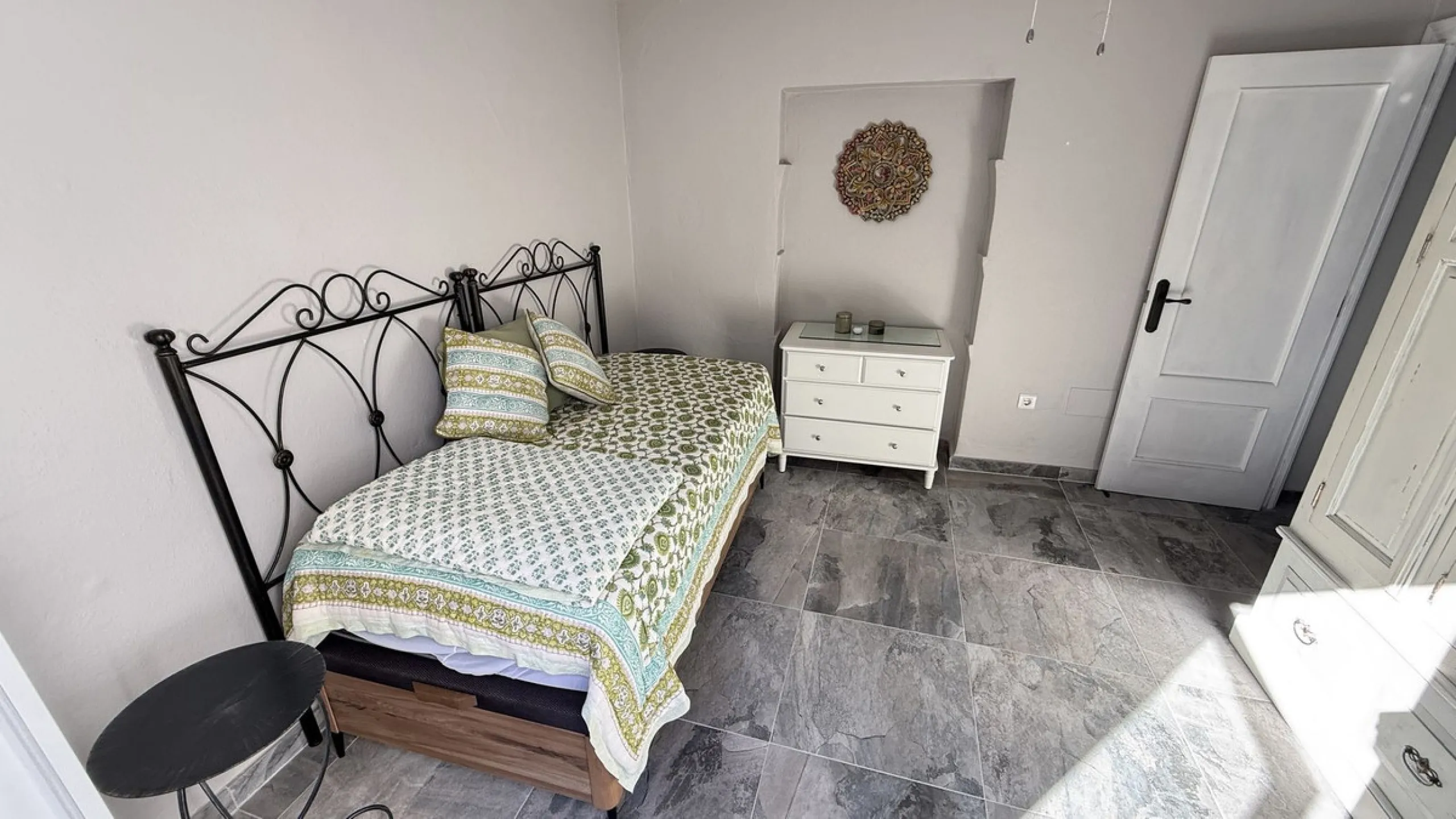 House - Townhouse в продаже в Alhaurín el Grande, Málaga. В доме 3 спален и 2 ванных комнат. Площадь дома 144 м². Площадь участка 132 м²
