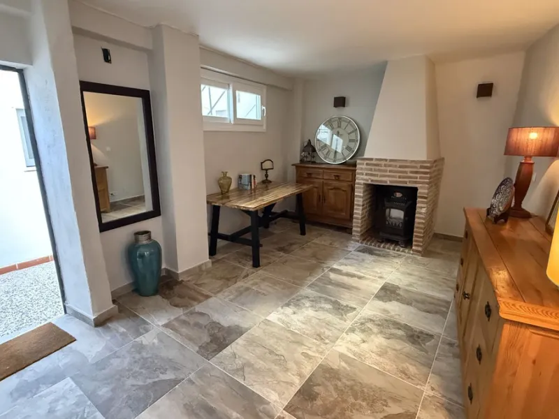 House - Townhouse в продаже в Alhaurín el Grande, Málaga. В доме 3 спален и 2 ванных комнат. Площадь дома 144 м². Площадь участка 132 м²