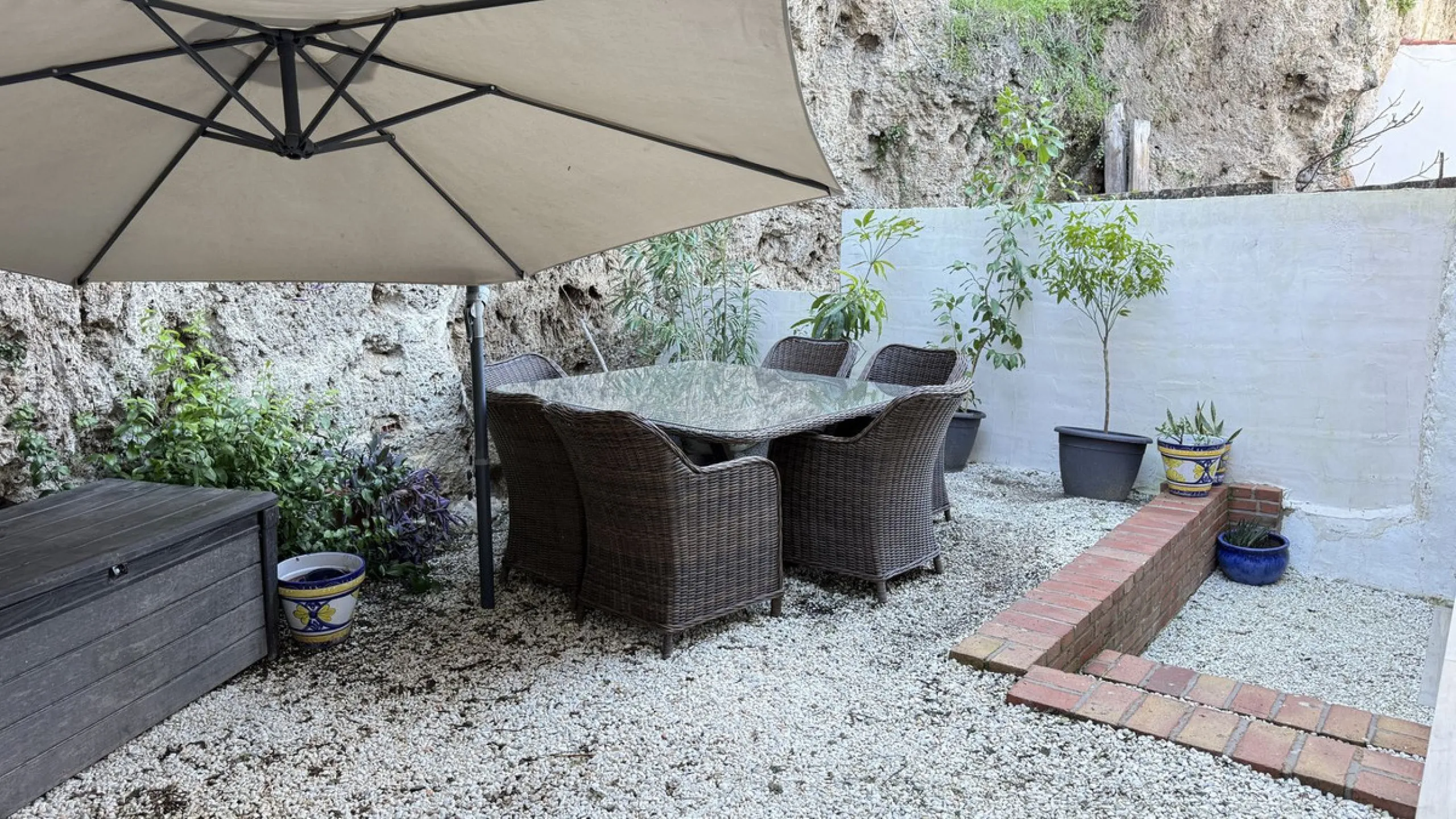 House - Townhouse в продаже в Alhaurín el Grande, Málaga. В доме 3 спален и 2 ванных комнат. Площадь дома 144 м². Площадь участка 132 м²