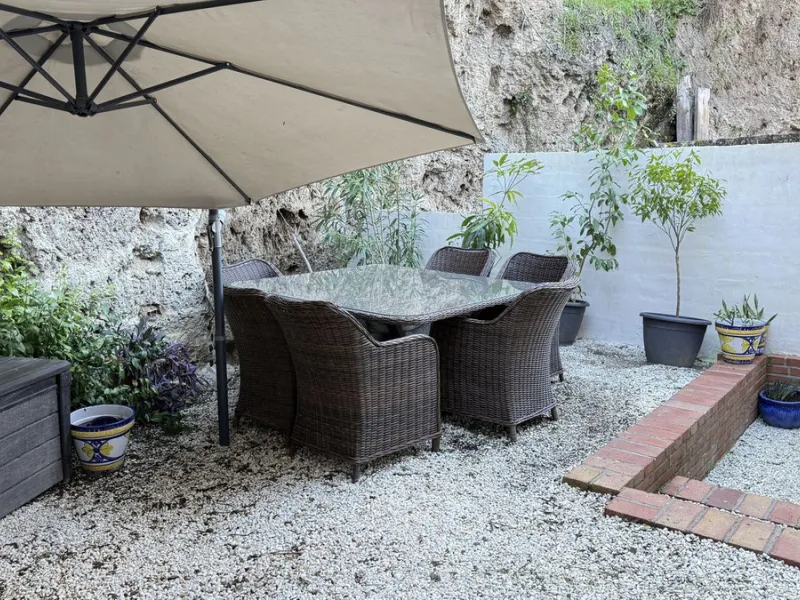 House - Townhouse в продаже в Alhaurín el Grande, Málaga. В доме 3 спален и 2 ванных комнат. Площадь дома 144 м². Площадь участка 132 м²
