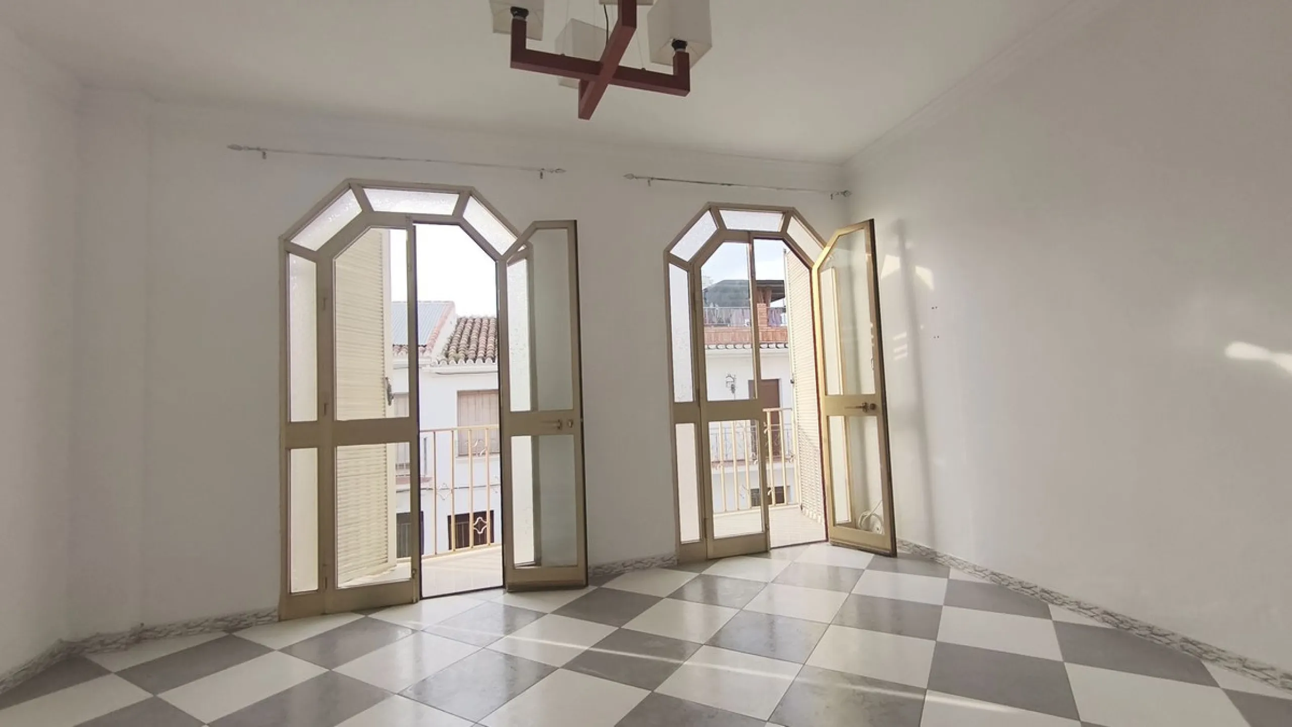 House - Townhouse в продаже в Alhaurín el Grande, Málaga. В доме 4 спален и 2 ванных комнат. Площадь дома 139 м²