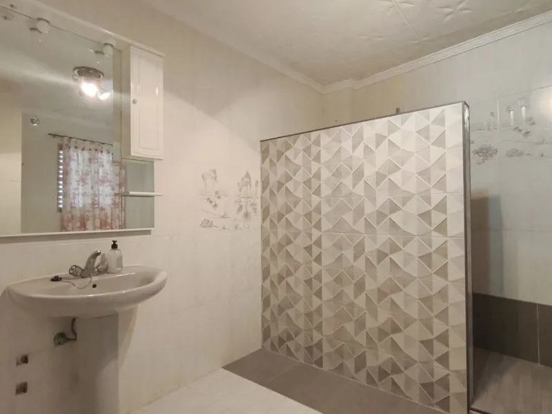House - Townhouse в продаже в Alhaurín el Grande, Málaga. В доме 4 спален и 2 ванных комнат. Площадь дома 139 м²