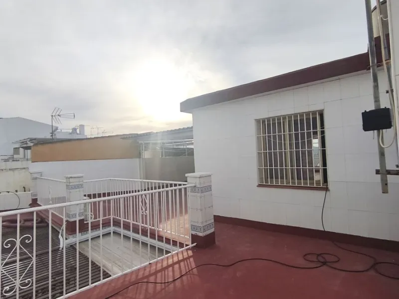 House - Townhouse в продаже в Alhaurín el Grande, Málaga. В доме 4 спален и 2 ванных комнат. Площадь дома 139 м²